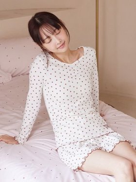 【ジェラート ピケ/gelato pique】の針抜きハート柄プルオーバー 人気、トレンドファッション・服の通販 founy(ファニー) ファッション Fashion レディースファッション Fashion for Women トップス・カットソー Cut & Sew Tops カジュアルプルオーバー・ニットトップス Pullovers & Knit Tops / Casual Pullovers インナー Innerwear カットソー Cut and Sewn Top シャーリング Shirring, Ruched ショート Short, Short Length スマート Smart, Elegant フロント Front, Front Design ランダム Random, Irregular 春 Spring |ID:prp329100004928446