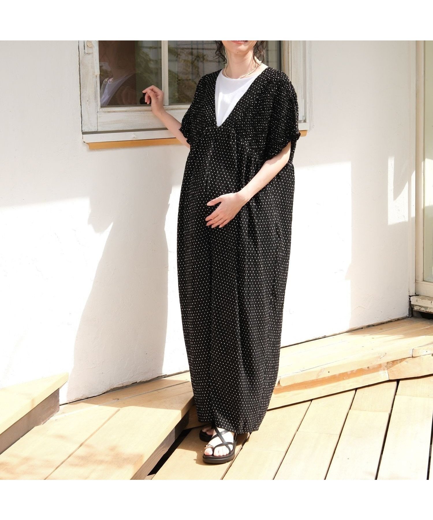 【レプシィム ローリーズファーム/LEPSIM LOWRYS FARM】の【産前・産後対応】マタニティ/シャーリングVワンピース インテリア・キッズ・メンズ・レディースファッション・服の通販 founy(ファニー) 　ファッション　Fashion　キッズファッション　Fashion for Kids　ワンピース　Dresses　おすすめ　Recommended / Our Picks　ギンガム　Gingham, Gingham Fabric　サンダル　Sandals, Summer Shoes　シャーリング　Shirring, Ruched　ドット　Polka Dot, Dot Pattern　フロント　Front, Front Design　厚底　Platform Shoes　夏　Summer　ドット10|ID: prp329100004933173 ipo3291000000037027584