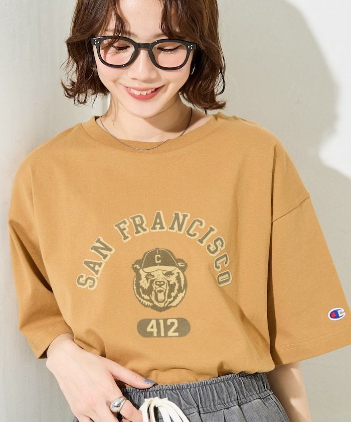 【フリークスストア/FREAK'S STORE】の限定展開 別注フロッキープリントロゴ半袖Tシャツ Champion チャンピオン 限定 インテリア・キッズ・メンズ・レディースファッション・服の通販 founy(ファニー) 　ファッション　Fashion　レディースファッション　Fashion for Women　トップス・カットソー　Cut & Sew Tops　シャツ・ブラウス・オフィスカジュアル　Elegant Blouses & Button-Ups　ロングTシャツ・Tシャツ　Longline T-Shirts & Tees　2026年　2026　アニマル　Animal Print　ギャザー　Gathered, Ruffled　スペシャル　Special, Limited Edition　チュニック　Tunic, Long Top　ティアード　Tiered, Tiered Style　フリル　Frill, Ruffle　プリント　Print, Printed Pattern　別注　Limited Edition, Custom Order　半袖　Short Sleeve, Half Sleeve　夏　Summer　S/S・春夏　SS, Spring/Summer, Warm Season　モカ|ID: prp329100004933183 ipo3291000000037027656