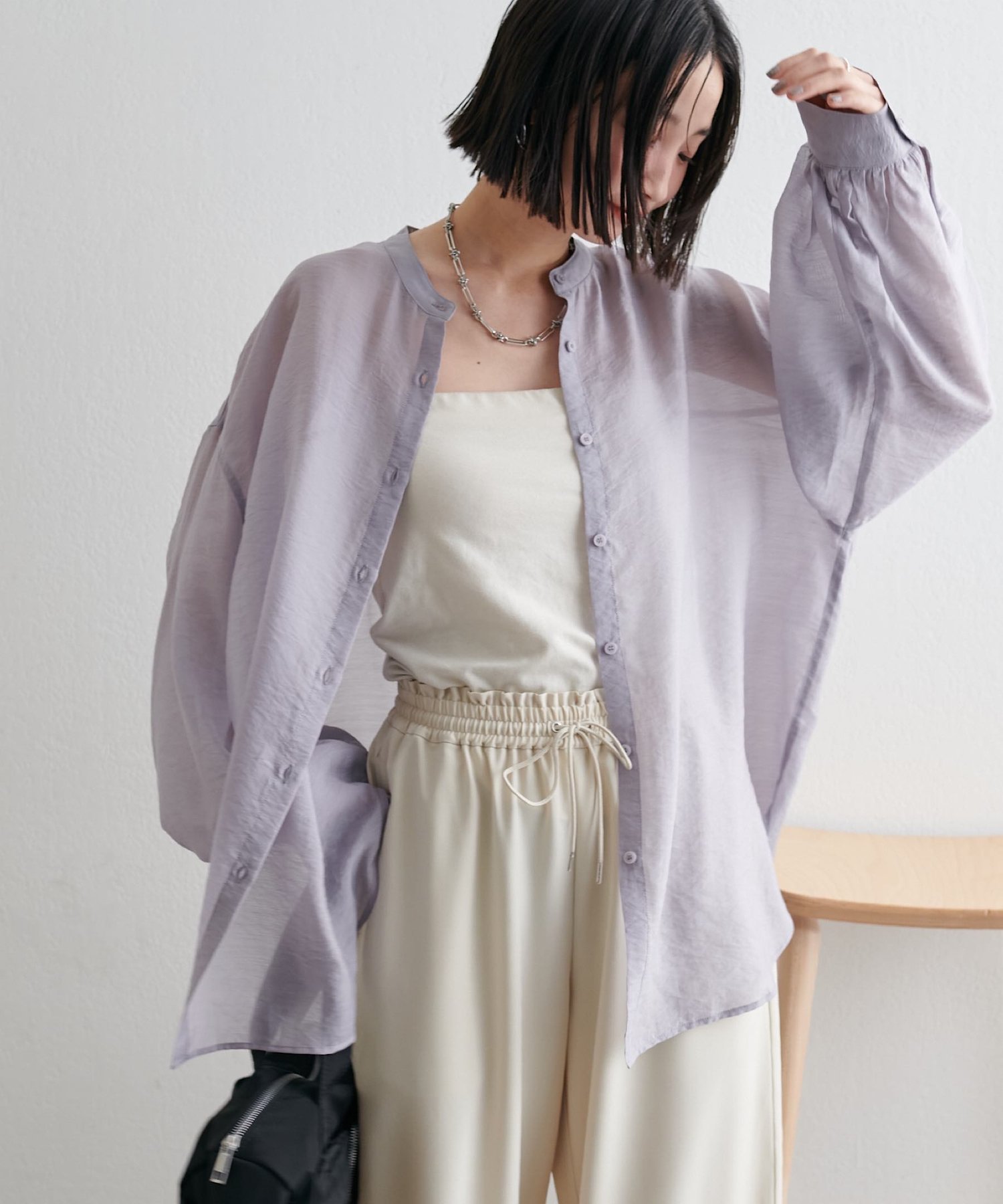 【ディスコート/Discoat】のシアーバンドカラーシャツ《WEB限定カラーあり》 インテリア・キッズ・メンズ・レディースファッション・服の通販 founy(ファニー) 　ファッション　Fashion　レディースファッション　Fashion for Women　トップス・カットソー　Cut & Sew Tops　シャツ・ブラウス・オフィスカジュアル　Elegant Blouses & Button-Ups　おすすめ　Recommended / Our Picks　キャミソール　Camisole, Spaghetti Strap Top　夏　Summer　春　Spring　S/S・春夏　SS, Spring/Summer, Warm Season　グレー|ID: prp329100004933215 ipo3291000000037027904