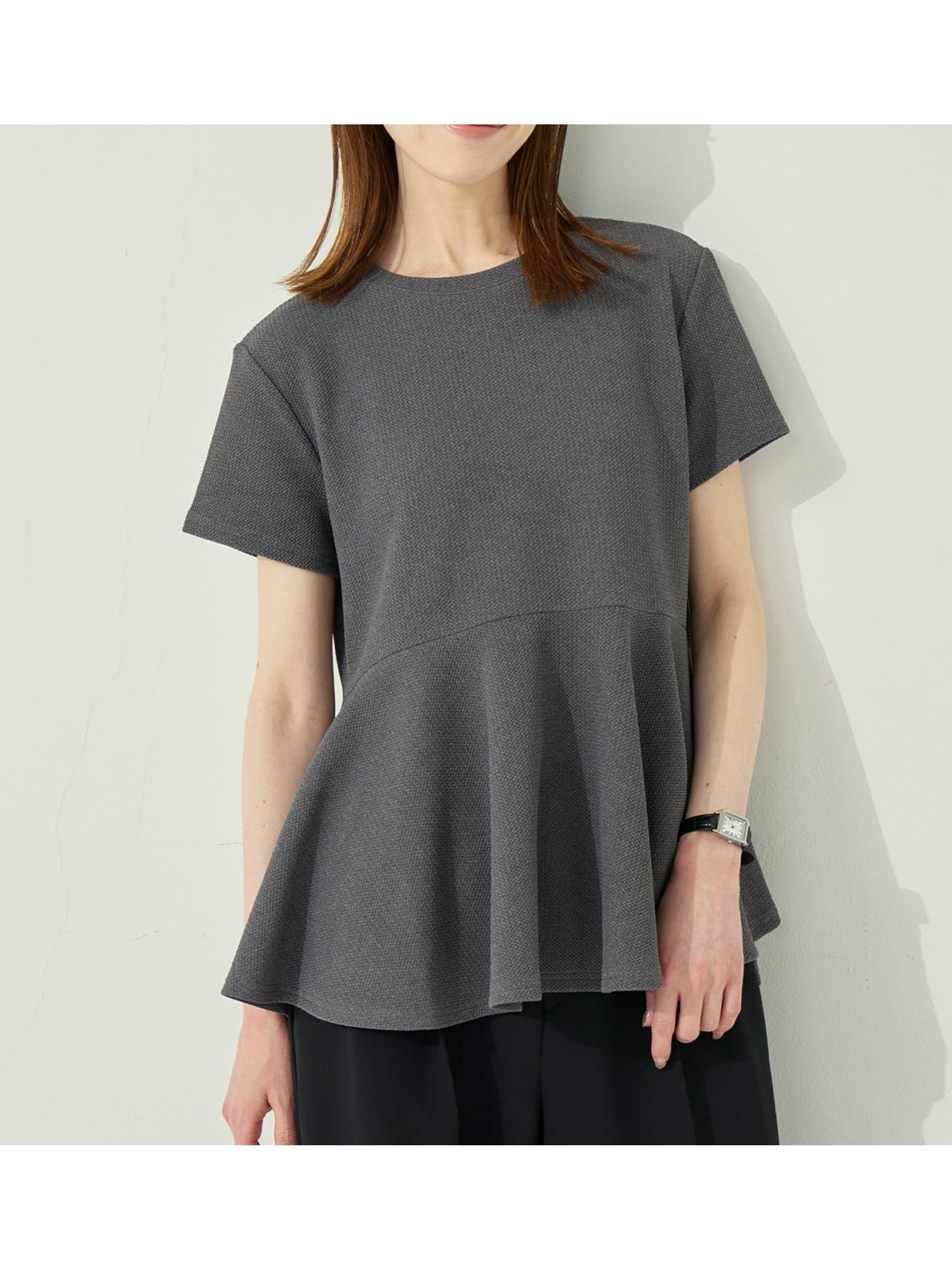 【コカ/COCA】のエンボス裾フリル半袖プルオーバー インテリア・キッズ・メンズ・レディースファッション・服の通販 founy(ファニー) 　ファッション　Fashion　レディースファッション　Fashion for Women　トップス・カットソー　Cut & Sew Tops　カジュアルプルオーバー・ニットトップス　Pullovers & Knit Tops / Casual Pullovers　フリル　Frill, Ruffle　半袖　Short Sleeve, Half Sleeve　Gray|ID: prp329100004933226 ipo3291000000037027972