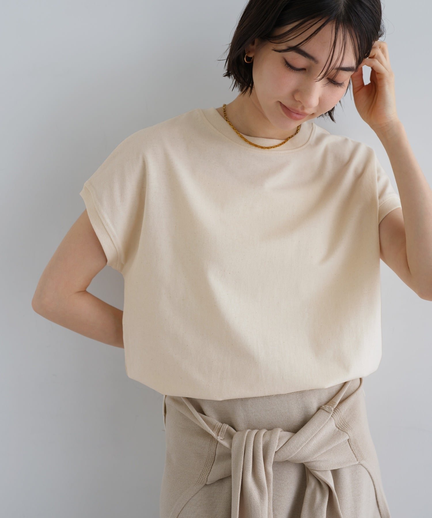 【アンドミー/andme】のUSAコットン 汗染み防止 フレンチスリーブ 半袖 Tシャツ インテリア・キッズ・メンズ・レディースファッション・服の通販 founy(ファニー) 　ファッション　Fashion　レディースファッション　Fashion for Women　トップス・カットソー　Cut & Sew Tops　シャツ・ブラウス・オフィスカジュアル　Elegant Blouses & Button-Ups　ロングTシャツ・Tシャツ　Longline T-Shirts & Tees　サロペット　Overalls, Salopette　シンプル　Simple, Minimal　スリット　Slit, Slit Detail　スリーブ　Sleeve, Long Sleeve / Short Sleeve　フレンチ　French, French Style　半袖　Short Sleeve, Half Sleeve　ロング　Long, Long-Length　おすすめ　Recommended / Our Picks　エクリュ|ID: prp329100004933239 ipo3291000000037028083