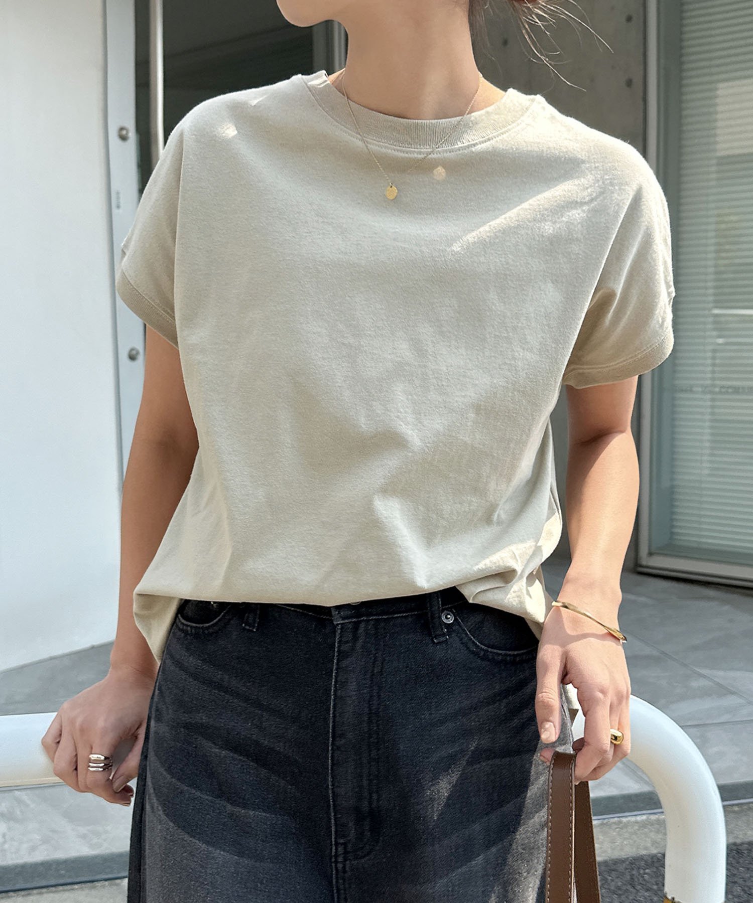 【アンドミー/andme】のUSAコットン 汗染み防止 フレンチスリーブ 半袖 Tシャツ インテリア・キッズ・メンズ・レディースファッション・服の通販 founy(ファニー) 　ファッション　Fashion　レディースファッション　Fashion for Women　トップス・カットソー　Cut & Sew Tops　シャツ・ブラウス・オフィスカジュアル　Elegant Blouses & Button-Ups　ロングTシャツ・Tシャツ　Longline T-Shirts & Tees　サロペット　Overalls, Salopette　シンプル　Simple, Minimal　スリット　Slit, Slit Detail　スリーブ　Sleeve, Long Sleeve / Short Sleeve　フレンチ　French, French Style　半袖　Short Sleeve, Half Sleeve　ロング　Long, Long-Length　おすすめ　Recommended / Our Picks　グリーン|ID: prp329100004933239 ipo3291000000037028095