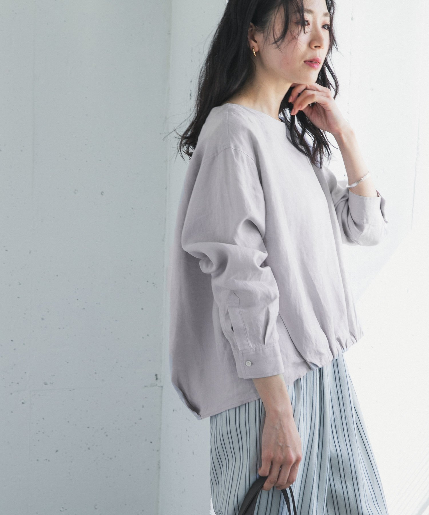 【アーバンリサーチ ドアーズ/URBAN RESEARCH DOORS】のリネンフロントギャザープルオーバー インテリア・キッズ・メンズ・レディースファッション・服の通販 founy(ファニー) 　ファッション　Fashion　レディースファッション　Fashion for Women　トップス・カットソー　Cut & Sew Tops　カジュアルプルオーバー・ニットトップス　Pullovers & Knit Tops / Casual Pullovers　2026年　2026　ギャザー　Gathered, Ruffled　フロント　Front, Front Design　リネン　Linen, Linen Fabric　人気　Popular, Best Seller　夏　Summer　春　Spring　S/S・春夏　SS, Spring/Summer, Warm Season　長袖　Long Sleeve, Full Sleeve　ライトグレー|ID: prp329100004933241 ipo3291000000037028112