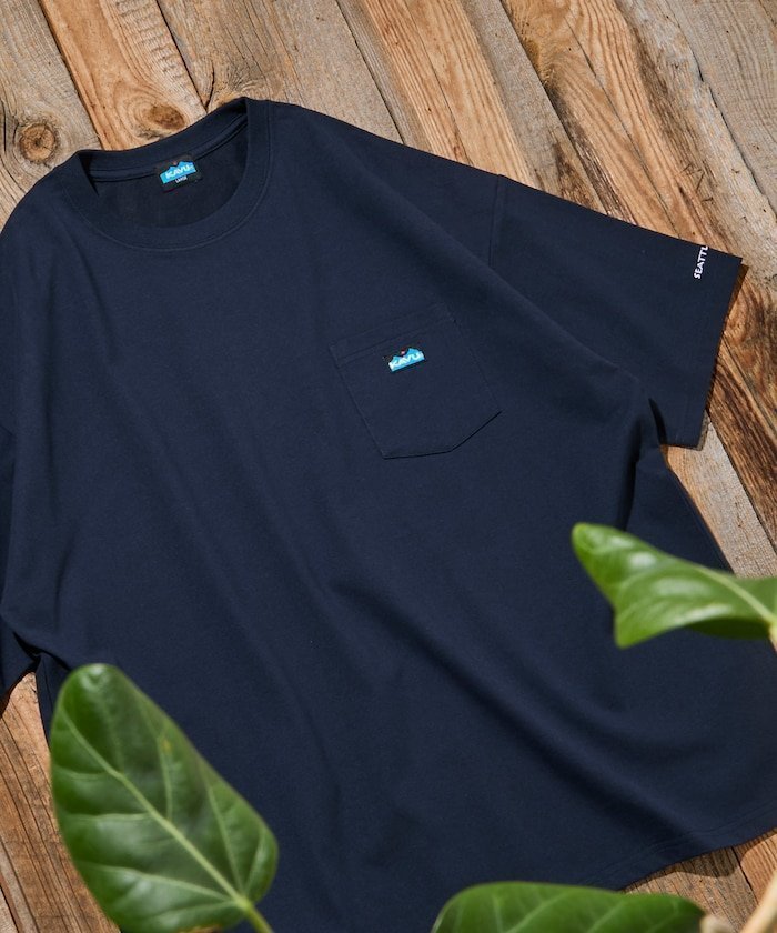 【フリークスストア/FREAK'S STORE】のKAVU×FREAK S STORE/カブー 別注 STORATECH ワンポイント刺繍 クルーネック ポケットTシャツ 【限定展開】 インテリア・キッズ・メンズ・レディースファッション・服の通販 founy(ファニー) 　ファッション　Fashion　レディースファッション　Fashion for Women　トップス・カットソー　Cut & Sew Tops　シャツ・ブラウス・オフィスカジュアル　Elegant Blouses & Button-Ups　ロングTシャツ・Tシャツ　Longline T-Shirts & Tees　アウトドア　Outdoor Clothing　吸水　Absorbent, Quick-Dry　抗菌　Antibacterial, Bacteria-Resistant　シンプル　Simple, Minimal　スポーツ　Sports, Activewear　トレンド　Trend, Trending Now　定番　Standard, Basic Item　ビッグ　Big, Oversized　ボトム　Bottoms, Lower Wear　ポケット　Pocket, Pocket Detail　別注　Limited Edition, Custom Order　リラックス　Relax, Relaxed Fit　ワンポイント　One Point, Statement Accent　S/S・春夏　SS, Spring/Summer, Warm Season　おすすめ　Recommended / Our Picks　夏　Summer　2026年　2026　ネイビー|ID: prp329100004933250 ipo3291000000037028276
