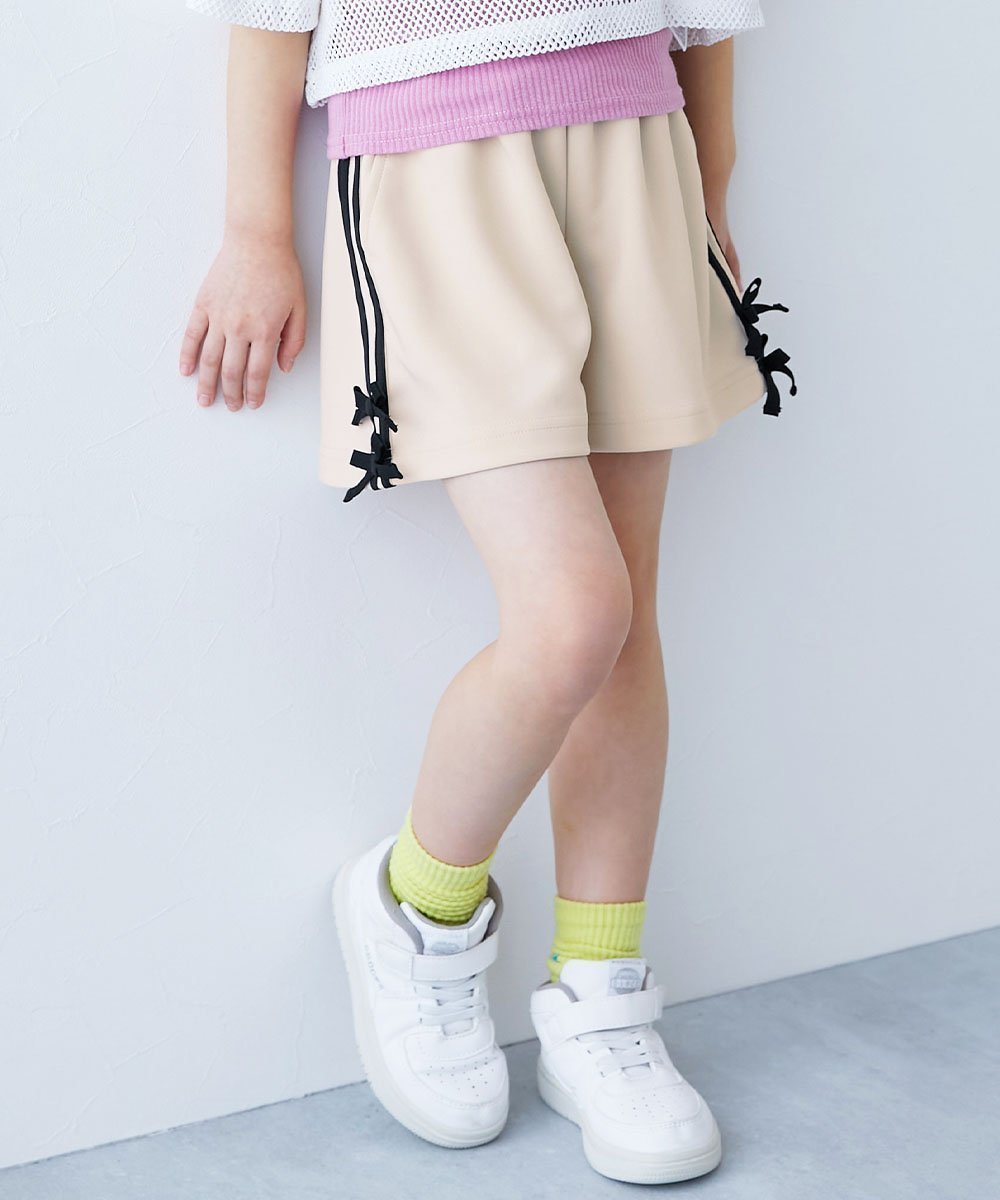 【デビロック/devirock / KIDS】のリボン付き サイドラインショートパンツ 子供服 キッズ 女の子 半ズボン 短パン 26SS インテリア・キッズ・メンズ・レディースファッション・服の通販 founy(ファニー) 　ファッション　Fashion　キッズファッション　Fashion for Kids　ボトムス　Bottoms　ショート　Short, Short Length　トレンド　Trend, Trending Now　リボン　Ribbon, Bow　おすすめ　Recommended / Our Picks　2026年　2026　アイボリー|ID: prp329100004933295 ipo3291000000037028774