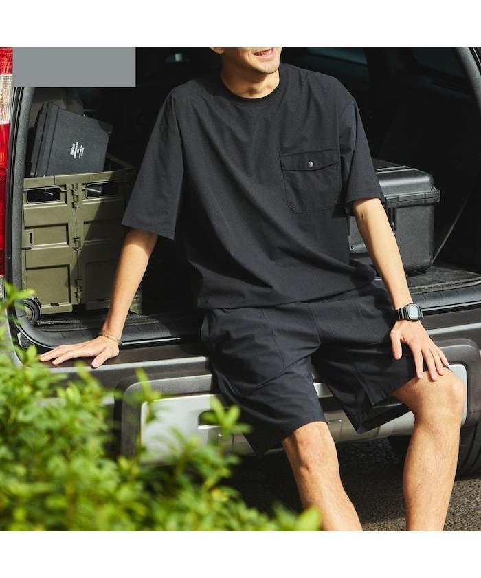 【フリークスストア/FREAK'S STORE】のSOLOTEX パッカブル ショートスリーブ トラベルセットアップ ミニバッグ付き インテリア・キッズ・メンズ・レディースファッション・服の通販 founy(ファニー) 　ファッション　Fashion　メンズファッション　Fashion for Men　バッグ　Bags　カーゴパンツ　Cargo Pants, Utility Pants　吸水　Absorbent, Quick-Dry　サンダル　Sandals, Summer Shoes　ショーツ　Shorts, Short Pants　ショート　Short, Short Length　シンプル　Simple, Minimal　ストレッチ　Stretch, Stretchy Fabric　スニーカー　Sneakers, Trainers　スピンドル　Spindle, Drawcord　スリーブ　Sleeve, Long Sleeve / Short Sleeve　セットアップ　Set-Up, Coordinated Outfit　デニム　Denim, Jeans Material　トラベル　Travel, Travel Gear　バランス　Balance, Style Balance　ポケット　Pocket, Pocket Detail　ポーチ　Pouch, Small Case　メッシュ　Mesh, Net Fabric　無地　Plain, Solid Color　リゾート　Resort, Vacation Style　リラックス　Relax, Relaxed Fit　ロング　Long, Long-Length　ワイド　Wide, Wide Fit　S/S・春夏　SS, Spring/Summer, Warm Season　おすすめ　Recommended / Our Picks　夏　Summer　旅行　Travel　2026年　2026　ブラック|ID: prp329100004933299 ipo3291000000037028793