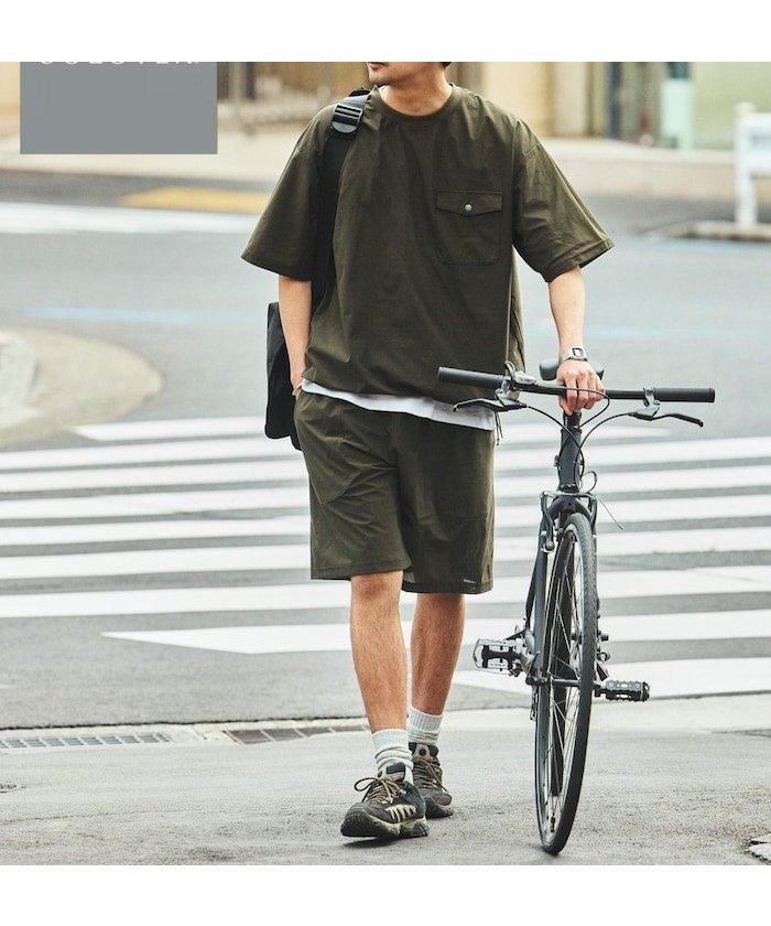 【フリークスストア/FREAK'S STORE】のSOLOTEX パッカブル ショートスリーブ トラベルセットアップ ミニバッグ付き インテリア・キッズ・メンズ・レディースファッション・服の通販 founy(ファニー) 　ファッション　Fashion　メンズファッション　Fashion for Men　バッグ　Bags　カーゴパンツ　Cargo Pants, Utility Pants　吸水　Absorbent, Quick-Dry　サンダル　Sandals, Summer Shoes　ショーツ　Shorts, Short Pants　ショート　Short, Short Length　シンプル　Simple, Minimal　ストレッチ　Stretch, Stretchy Fabric　スニーカー　Sneakers, Trainers　スピンドル　Spindle, Drawcord　スリーブ　Sleeve, Long Sleeve / Short Sleeve　セットアップ　Set-Up, Coordinated Outfit　デニム　Denim, Jeans Material　トラベル　Travel, Travel Gear　バランス　Balance, Style Balance　ポケット　Pocket, Pocket Detail　ポーチ　Pouch, Small Case　メッシュ　Mesh, Net Fabric　無地　Plain, Solid Color　リゾート　Resort, Vacation Style　リラックス　Relax, Relaxed Fit　ロング　Long, Long-Length　ワイド　Wide, Wide Fit　S/S・春夏　SS, Spring/Summer, Warm Season　おすすめ　Recommended / Our Picks　夏　Summer　旅行　Travel　2026年　2026　オリーブ|ID: prp329100004933299 ipo3291000000037028795