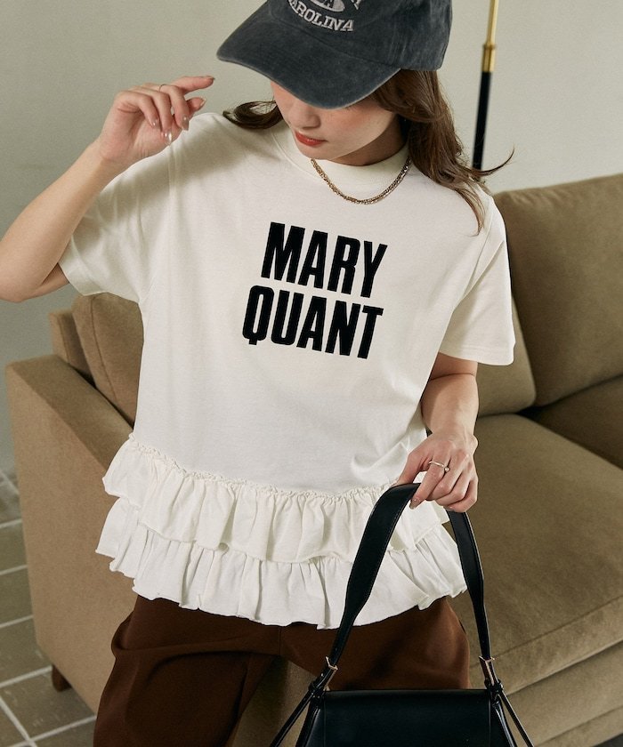 【フリークスストア/FREAK'S STORE】のMARY QUANT × PUBLUX/マリークワント 裾 ティアード 切替 ロゴ Tシャツ 限定展開 インテリア・キッズ・メンズ・レディースファッション・服の通販 founy(ファニー) 　ファッション　Fashion　レディースファッション　Fashion for Women　トップス・カットソー　Cut & Sew Tops　シャツ・ブラウス・オフィスカジュアル　Elegant Blouses & Button-Ups　ロングTシャツ・Tシャツ　Longline T-Shirts & Tees　切替　Switching, Contrast Panel　シンプル　Simple, Minimal　スペシャル　Special, Limited Edition　ティアード　Tiered, Tiered Style　フリル　Frill, Ruffle　フロント　Front, Front Design　ボトム　Bottoms, Lower Wear　ミニスカート　Mini Skirt, Short Skirt　リアル　Real, Realistic　S/S・春夏　SS, Spring/Summer, Warm Season　夏　Summer　2026年　2026　オフホワイト|ID: prp329100004933343 ipo3291000000037029066