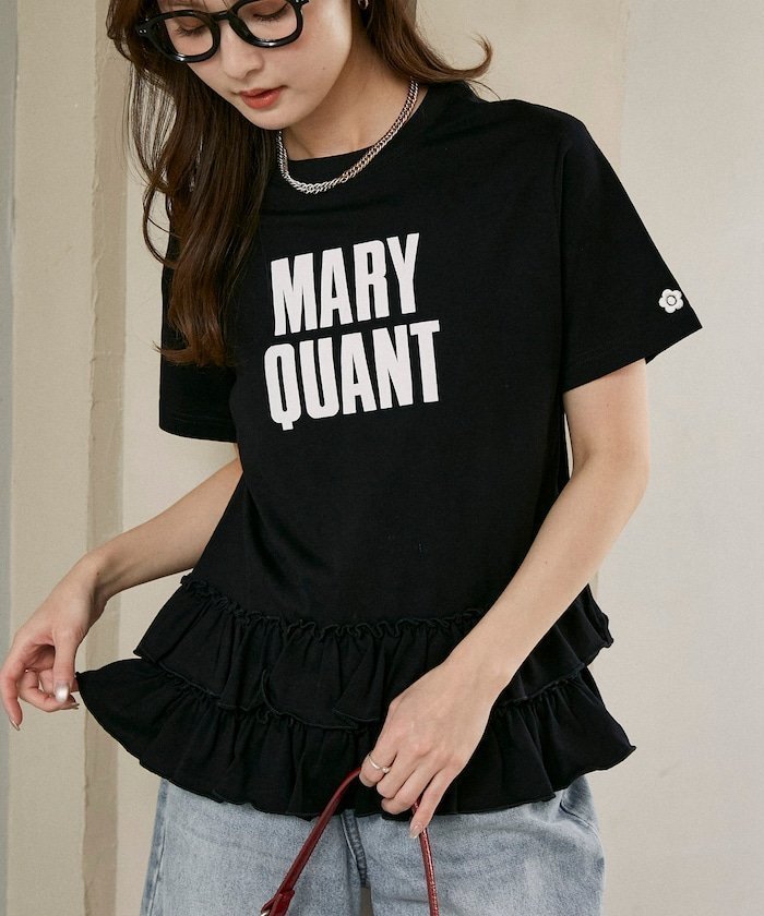 【フリークスストア/FREAK'S STORE】のMARY QUANT × PUBLUX/マリークワント 裾 ティアード 切替 ロゴ Tシャツ 限定展開 インテリア・キッズ・メンズ・レディースファッション・服の通販 founy(ファニー) 　ファッション　Fashion　レディースファッション　Fashion for Women　トップス・カットソー　Cut & Sew Tops　シャツ・ブラウス・オフィスカジュアル　Elegant Blouses & Button-Ups　ロングTシャツ・Tシャツ　Longline T-Shirts & Tees　切替　Switching, Contrast Panel　シンプル　Simple, Minimal　スペシャル　Special, Limited Edition　ティアード　Tiered, Tiered Style　フリル　Frill, Ruffle　フロント　Front, Front Design　ボトム　Bottoms, Lower Wear　ミニスカート　Mini Skirt, Short Skirt　リアル　Real, Realistic　S/S・春夏　SS, Spring/Summer, Warm Season　夏　Summer　2026年　2026　ブラック|ID: prp329100004933343 ipo3291000000037029067