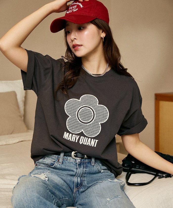 【フリークスストア/FREAK'S STORE】の異素材デイジーアートTシャツ 限定展開 インテリア・キッズ・メンズ・レディースファッション・服の通販 founy(ファニー) 　ファッション　Fashion　レディースファッション　Fashion for Women　トップス・カットソー　Cut & Sew Tops　シャツ・ブラウス・オフィスカジュアル　Elegant Blouses & Button-Ups　ロングTシャツ・Tシャツ　Longline T-Shirts & Tees　インナー　Innerwear　ギンガム　Gingham, Gingham Fabric　コラボ　Collaboration, Collab　シンプル　Simple, Minimal　ジャケット　Jacket, Outerwear　スペシャル　Special, Limited Edition　スラックス　Slacks, Dress Pants　チェック　Check, Plaid, Tartan　デニム　Denim, Jeans Material　フロント　Front, Front Design　ミニスカート　Mini Skirt, Short Skirt　リアル　Real, Realistic　S/S・春夏　SS, Spring/Summer, Warm Season　夏　Summer　2026年　2026　チャコールグレー|ID: prp329100004933354 ipo3291000000037029157