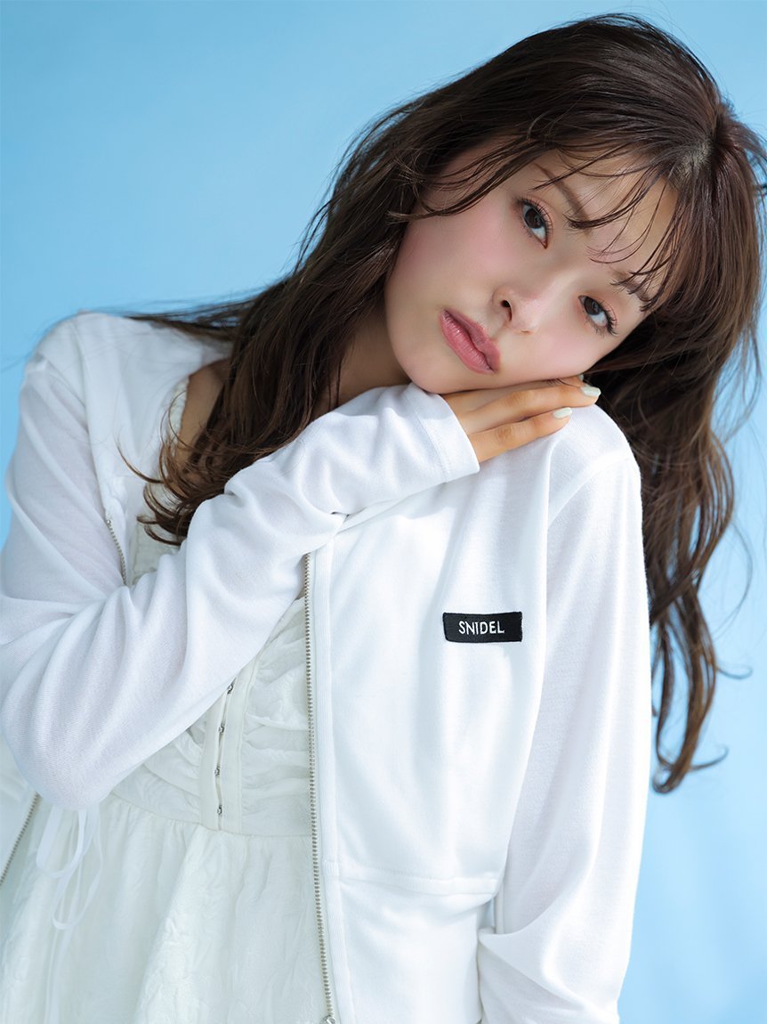 【スナイデル/SNIDEL】の【LUMISHADE】UVカットパーカー 人気、トレンドファッション・服の通販 founy(ファニー) 　ファッション　Fashion　レディースファッション　Fashion for Women　トップス・カットソー　Cut & Sew Tops　レディースパーカー・カジュアルフーディー　Casual Hoodies & Sweatshirts　ウェーブ　Wavy Pattern　コンパクト　Compact, Small Size　シルバー　Silver, Metallic Silver　スマート　Smart, Elegant　ダブル　Double, Double-Breasted　ダメージ　Distressed, Destroyed　パーカー　Hoodie, Parka　フェミニン　Feminine, Girly　フォルム　Silhouette, Form　ブロック　Block, Solid Block Pattern　ポケット　Pocket, Pocket Detail　ワンポイント　One Point, Statement Accent　おすすめ　Recommended / Our Picks　 other-1|ID: prp329100004933372 ipo3291000000037029341