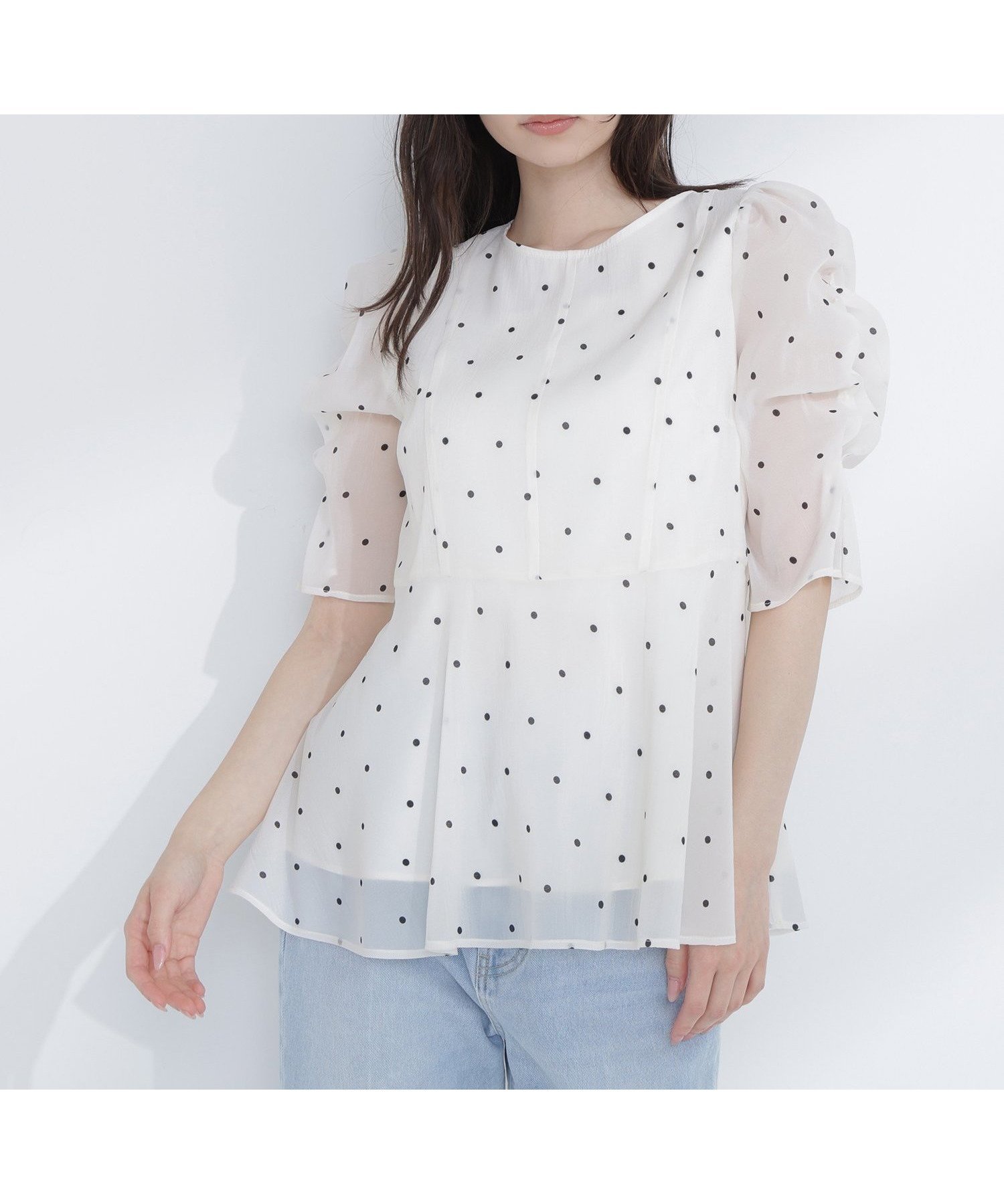 【ナチュラル ビューティー ベーシック/NATURAL BEAUTY BASIC】のシアーペプラムブラウス半袖 人気、トレンドファッション・服の通販 founy(ファニー) 　雑誌掲載アイテム　Magazine Picks & Fashion Features　ファッション雑誌　Fashion Magazines　オッジ　Oggi　ファッションモデル・俳優・女優　Models　女性　Women　古畑星夏　Furuhata Seika　ファッション　Fashion　レディースファッション　Fashion for Women　トップス・カットソー　Cut & Sew Tops　シャツ・ブラウス・オフィスカジュアル　Elegant Blouses & Button-Ups　5月号　May Issue　シアー　Sheer, See-Through　ドット　Polka Dot, Dot Pattern　ペプラム　Peplum, Flared Hem　エレガント 上品　Elegant　半袖　Short Sleeve, Half Sleeve　夏　Summer　雑誌　Magazine, Fashion Magazine　 other-1|ID: prp329100004933379 ipo3291000000037029378