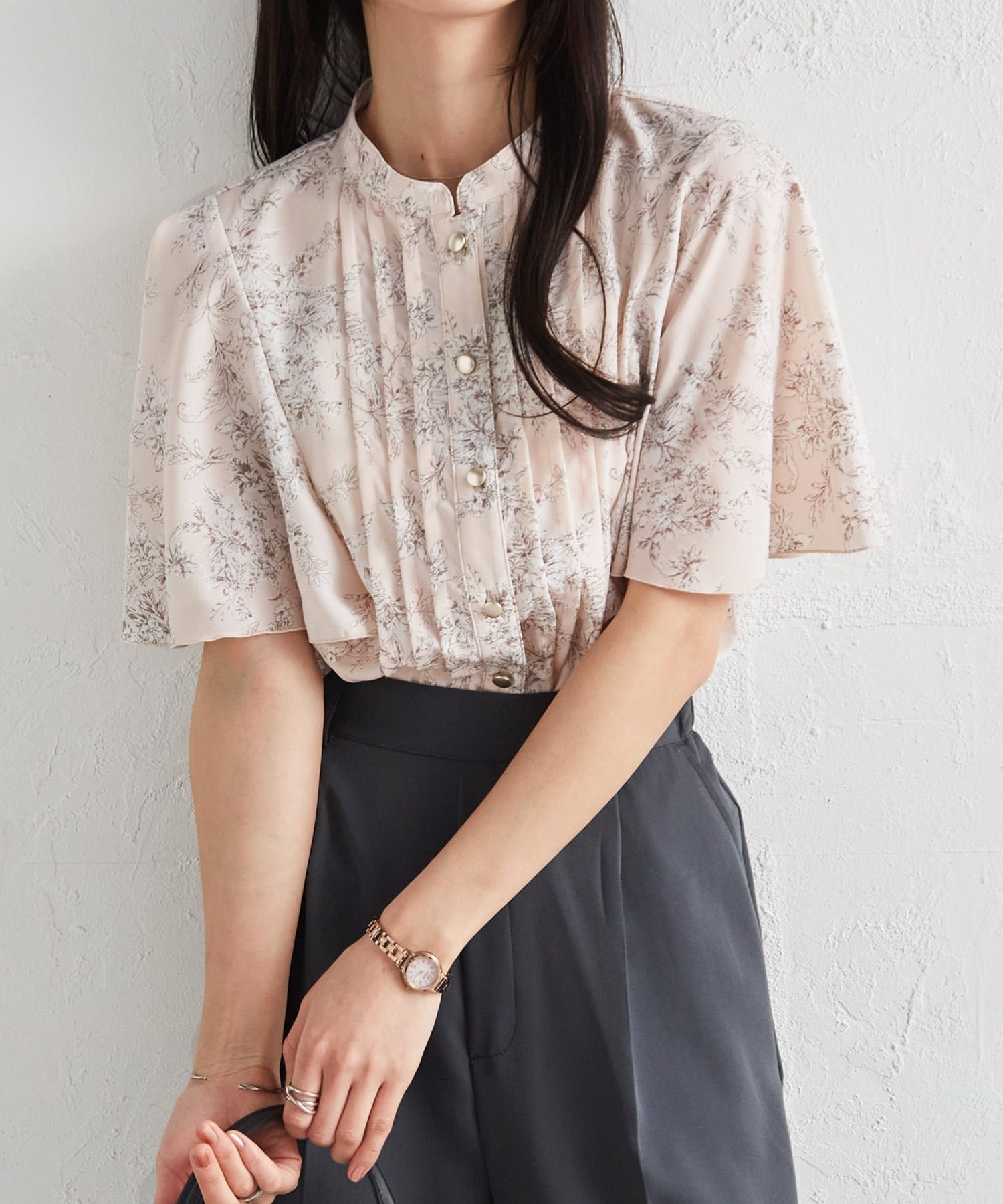 【ラナン/Ranan】のRanan/ピンタックフレアー袖ブラウス インテリア・キッズ・メンズ・レディースファッション・服の通販 founy(ファニー) 　ファッション　Fashion　レディースファッション　Fashion for Women　トップス・カットソー　Cut & Sew Tops　シャツ・ブラウス・オフィスカジュアル　Elegant Blouses & Button-Ups　エレガント 上品　Elegant　カーディガン　Cardigan, Knitwear　クラシック　Classic, Timeless Style　ジャケット　Jacket, Outerwear　ジョーゼット　Georgette, Semi-Sheer Fabric　スタンド　Stand Collar, Upright Stand　スリーブ　Sleeve, Long Sleeve / Short Sleeve　デニム　Denim, Jeans Material　なめらか　Smooth, Silky Texture　長袖　Long Sleeve, Full Sleeve　フレア　Flare, Flared　フロント　Front, Front Design　ベーシック　Basic, Essential　ポケット　Pocket, Pocket Detail　マーメイド　Mermaid, Fishtail Silhouette　無地　Plain, Solid Color　ロング　Long, Long-Length　再入荷　Restock / Back in Stock　おすすめ　Recommended / Our Picks　夏　Summer　2026年　2026　ピンク|ID: prp329100004933385 ipo3291000000037029428