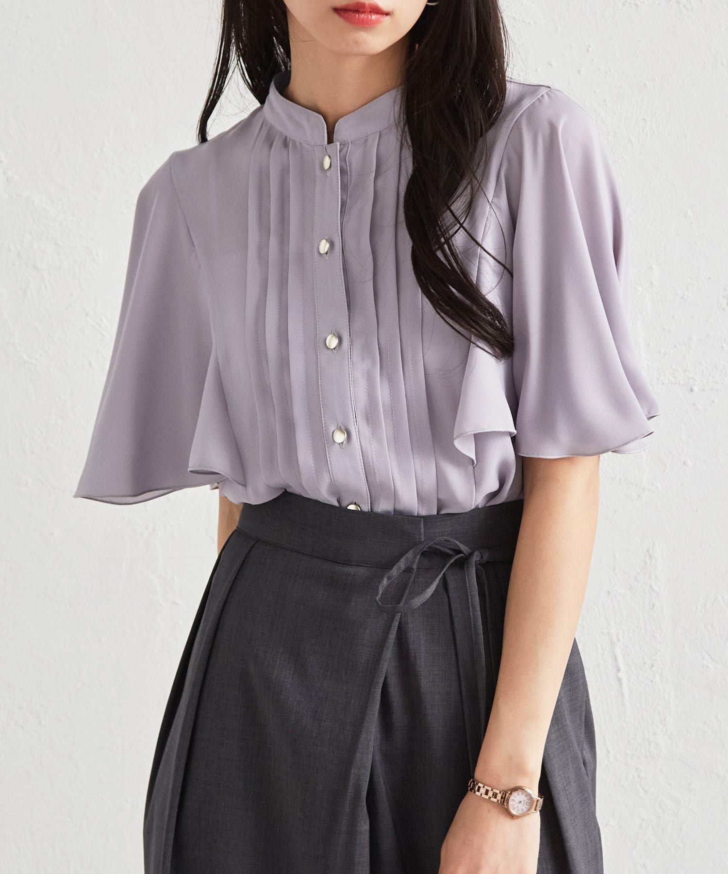 【ラナン/Ranan】のRanan/ピンタックフレアー袖ブラウス インテリア・キッズ・メンズ・レディースファッション・服の通販 founy(ファニー) 　ファッション　Fashion　レディースファッション　Fashion for Women　トップス・カットソー　Cut & Sew Tops　シャツ・ブラウス・オフィスカジュアル　Elegant Blouses & Button-Ups　エレガント 上品　Elegant　カーディガン　Cardigan, Knitwear　クラシック　Classic, Timeless Style　ジャケット　Jacket, Outerwear　ジョーゼット　Georgette, Semi-Sheer Fabric　スタンド　Stand Collar, Upright Stand　スリーブ　Sleeve, Long Sleeve / Short Sleeve　デニム　Denim, Jeans Material　なめらか　Smooth, Silky Texture　長袖　Long Sleeve, Full Sleeve　フレア　Flare, Flared　フロント　Front, Front Design　ベーシック　Basic, Essential　ポケット　Pocket, Pocket Detail　マーメイド　Mermaid, Fishtail Silhouette　無地　Plain, Solid Color　ロング　Long, Long-Length　再入荷　Restock / Back in Stock　おすすめ　Recommended / Our Picks　夏　Summer　2026年　2026　ブルーグレー|ID: prp329100004933385 ipo3291000000037029432