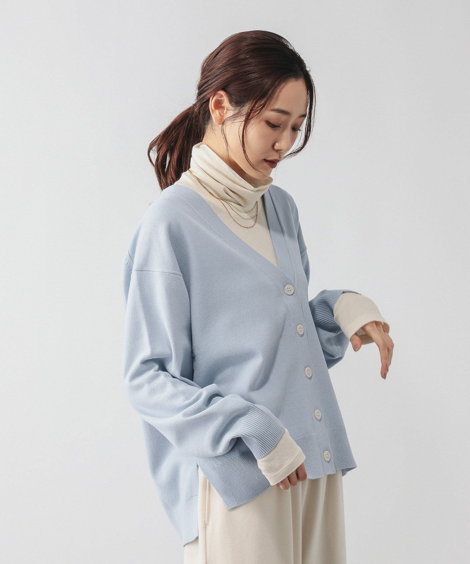 【グローバルワーク/GLOBAL WORK】のドライタッチVネックカーディガン長袖/634143 インテリア・キッズ・メンズ・レディースファッション・服の通販 founy(ファニー) 　ファッション　Fashion　レディースファッション　Fashion for Women　トップス・カットソー　Cut & Sew Tops　カーディガン・羽織り　Layered Style Cardigans　Vネックトップス　V-Neck Tops / V-Cut Neckline Shirts　おすすめ　Recommended / Our Picks　アンサンブル　Ensemble Set　カーディガン　Cardigan, Knitwear　ビジネス 仕事 通勤　Business / Work / Commuting　春　Spring　秋　Autumn　羽織　Haori, Light Jacket　長袖　Long Sleeve, Full Sleeve　ライトブルー83|ID: prp329100004933394 ipo3291000000037029488