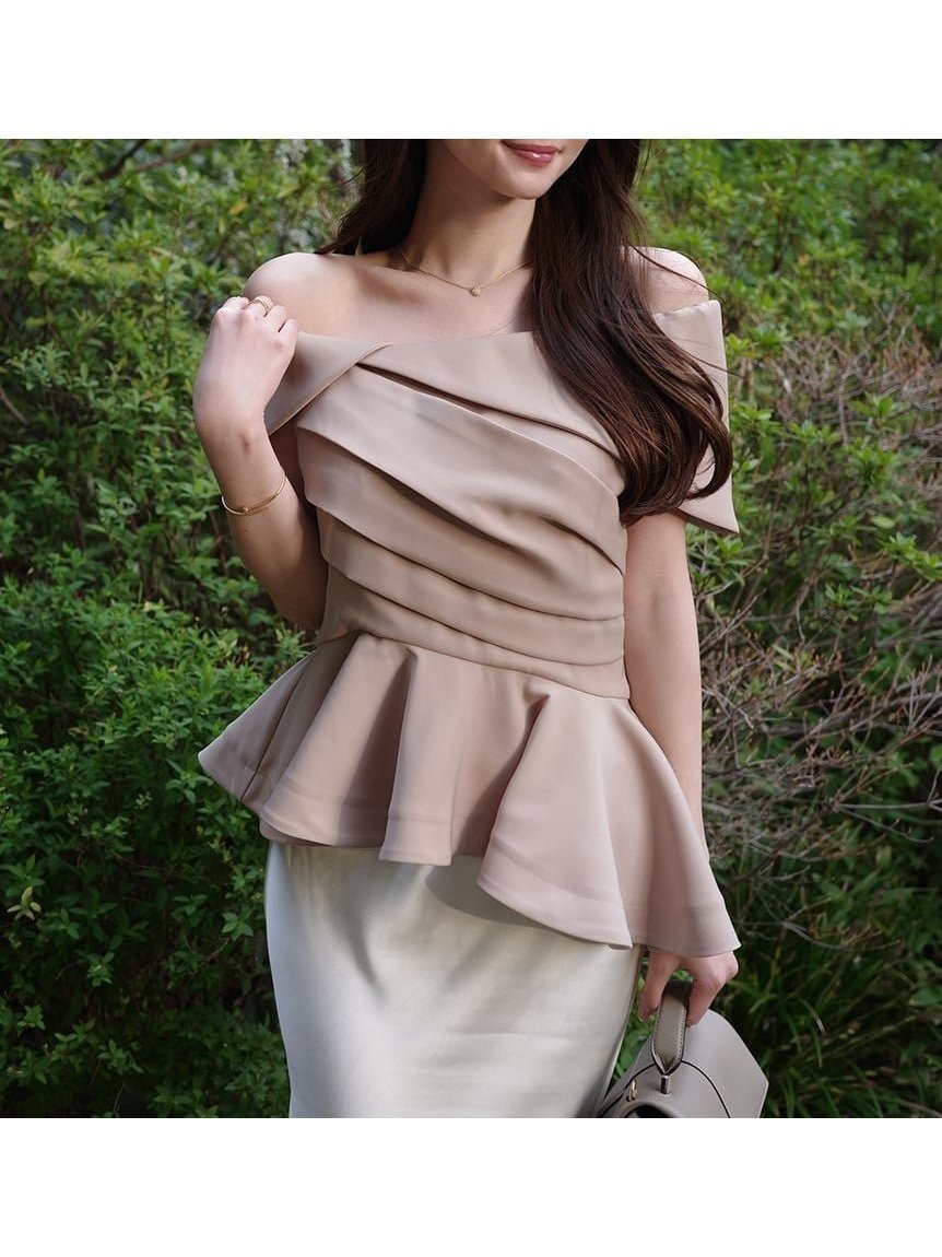 【フレイ アイディー/FRAY I.D】のオフショルカラーアシメペプラムトップス インテリア・キッズ・メンズ・レディースファッション・服の通販 founy(ファニー) 　ファッション　Fashion　レディースファッション　Fashion for Women　トップス・カットソー　Cut & Sew Tops　アシンメトリー　Asymmetrical Style　スマート　Smart, Elegant　トレンド　Trend, Trending Now　バランス　Balance, Style Balance　フェミニン　Feminine, Girly　フレア　Flare, Flared　ペプラム　Peplum, Flared Hem　ボトム　Bottoms, Lower Wear　ラップ　Wrap, Wrap Design　おすすめ　Recommended / Our Picks　日本製　Made In Japan　BEG[037]|ID: prp329100004933396 ipo3291000000037029496