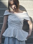 【フレイ アイディー/FRAY I.D】のオフショルカラーアシメペプラムトップス 人気、トレンドファッション・服の通販 founy(ファニー) ファッション Fashion レディースファッション Fashion for Women トップス・カットソー Cut & Sew Tops アシンメトリー Asymmetrical Style スマート Smart, Elegant トレンド Trend, Trending Now バランス Balance, Style Balance フェミニン Feminine, Girly フレア Flare, Flared ペプラム Peplum, Flared Hem ボトム Bottoms, Lower Wear ラップ Wrap, Wrap Design おすすめ Recommended / Our Picks 日本製 Made In Japan thumbnail DOT[934]|ID: prp329100004933396 ipo3291000000037029497