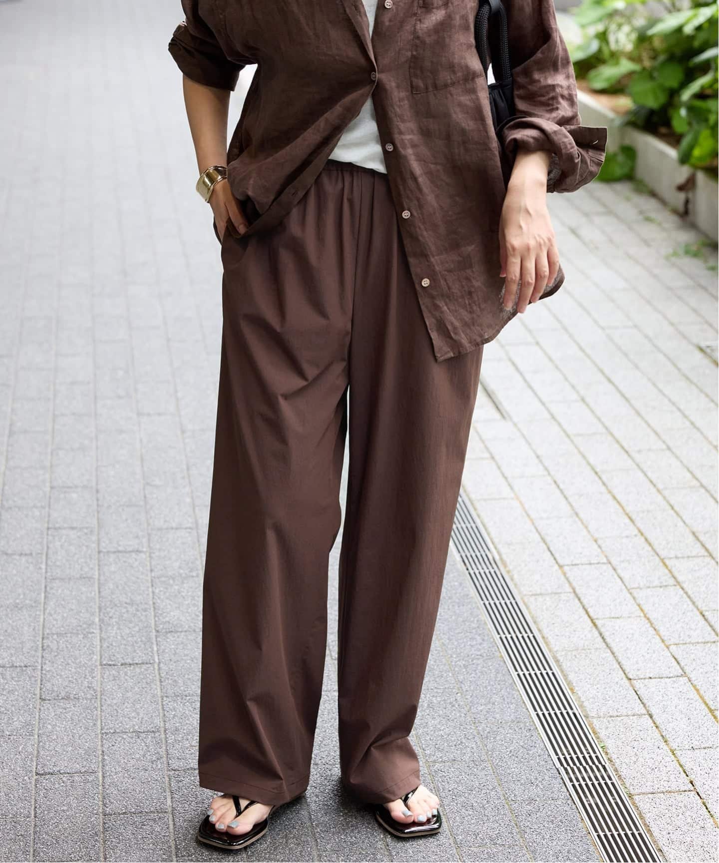 【ジャーナルスタンダード/JOURNAL STANDARD】の《追加3》【撥水/接触冷感/洗える/UVカット】リネンナイロンストレッチワイドパンツ インテリア・キッズ・メンズ・レディースファッション・服の通販 founy(ファニー) 　ファッション　Fashion　レディースファッション　Fashion for Women　パンツ　Pants & Trousers　シャーリング　Shirring, Ruched　ストレッチ　Stretch, Stretchy Fabric　リネン　Linen, Linen Fabric　洗える　Machine Washable　ブラウン B|ID: prp329100004933409 ipo3291000000037029564