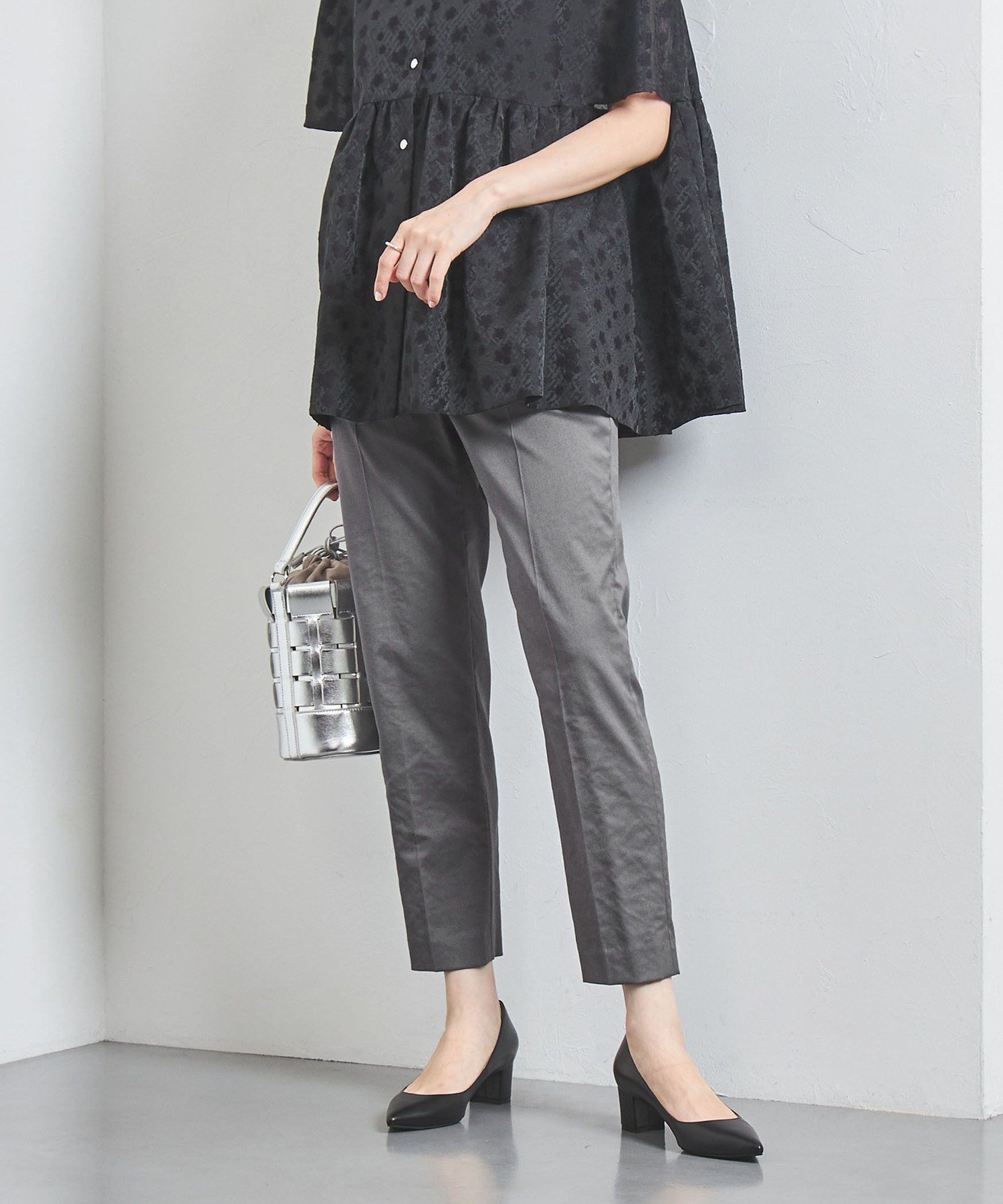 【ユナイテッドアローズ/UNITED ARROWS】のシャイニー スリム パンツ インテリア・キッズ・メンズ・レディースファッション・服の通販 founy(ファニー) 　ファッション　Fashion　レディースファッション　Fashion for Women　パンツ　Pants & Trousers　ヴィンテージ　Vintage Style　春　Spring　シャイニー　Shiny, Glossy Finish　シューズ　Shoes, Footwear　ストレッチ　Stretch, Stretchy Fabric　スリム　Slim, Slim Fit　スリーブ　Sleeve, Long Sleeve / Short Sleeve　人気　Popular, Best Seller　フラット　Flat, Flat Shoes　ペプラム　Peplum, Flared Hem　ポケット　Pocket, Pocket Detail　S/S・春夏　SS, Spring/Summer, Warm Season　アウトレット　Outlet / Clearance　夏　Summer　DK.GRAY|ID: prp329100004933411 ipo3291000000037029572