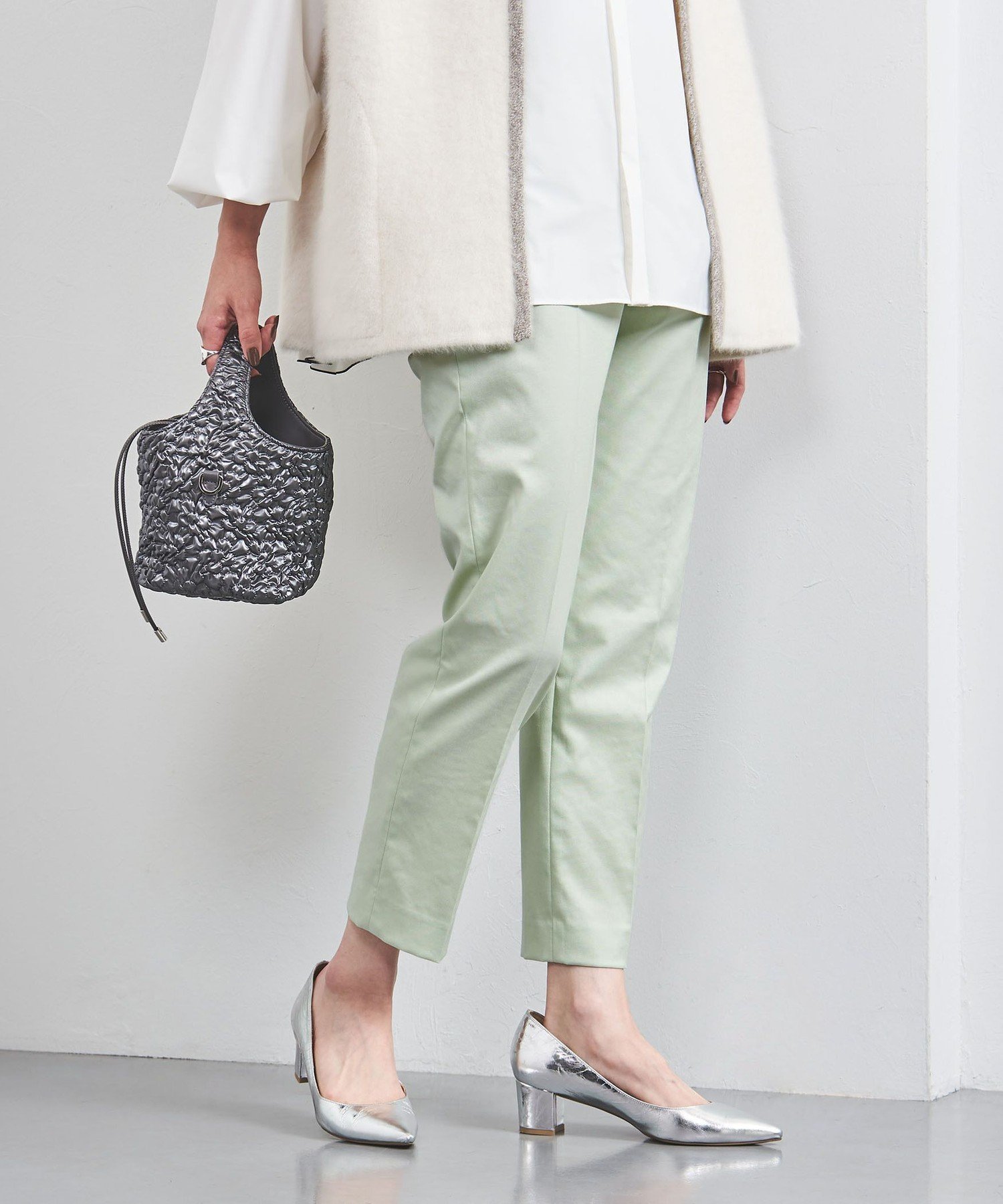 【ユナイテッドアローズ/UNITED ARROWS】のシャイニー スリム パンツ インテリア・キッズ・メンズ・レディースファッション・服の通販 founy(ファニー) 　ファッション　Fashion　レディースファッション　Fashion for Women　パンツ　Pants & Trousers　ヴィンテージ　Vintage Style　春　Spring　シャイニー　Shiny, Glossy Finish　シューズ　Shoes, Footwear　ストレッチ　Stretch, Stretchy Fabric　スリム　Slim, Slim Fit　スリーブ　Sleeve, Long Sleeve / Short Sleeve　人気　Popular, Best Seller　フラット　Flat, Flat Shoes　ペプラム　Peplum, Flared Hem　ポケット　Pocket, Pocket Detail　S/S・春夏　SS, Spring/Summer, Warm Season　アウトレット　Outlet / Clearance　夏　Summer　LIME|ID: prp329100004933411 ipo3291000000037029576