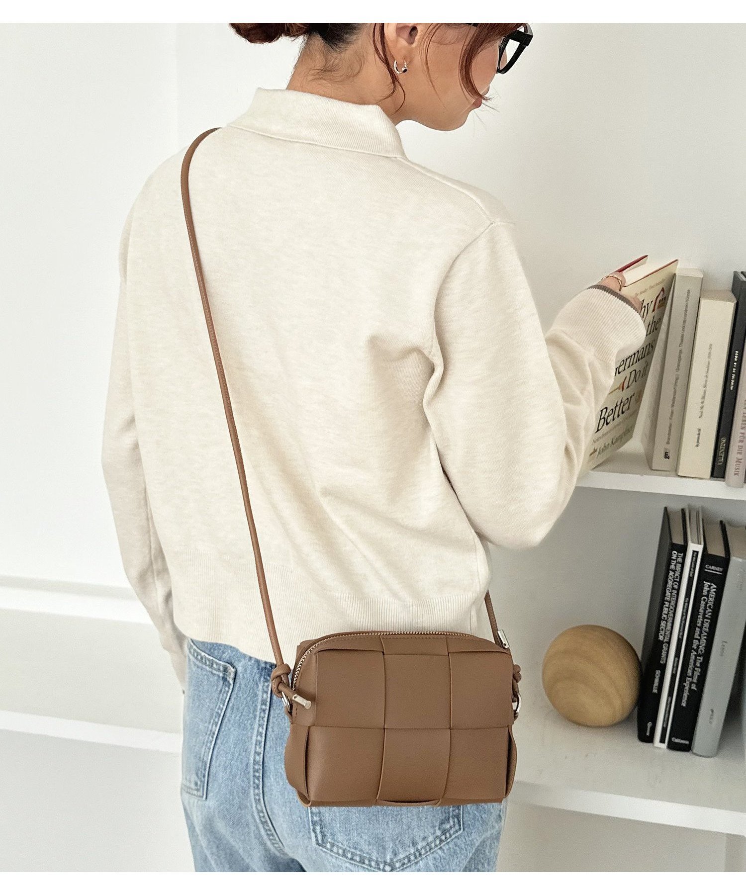 【ディスコート/Discoat】のメッシュ編みミニショルダーバッグ インテリア・キッズ・メンズ・レディースファッション・服の通販 founy(ファニー) 　ファッション　Fashion　レディースファッション　Fashion for Women　バッグ　Bags　おすすめ　Recommended / Our Picks　コンパクト　Compact, Small Size　ショルダー　Shoulder, Shoulder Strap　ハンカチ　Handkerchief, Hanky　ポケット　Pocket, Pocket Detail　メッシュ　Mesh, Net Fabric　リップ　Lip, Lip Motif　人気　Popular, Best Seller　定番　Standard, Basic Item　財布　Wallet, Purse　キャメル|ID: prp329100004933426 ipo3291000000037029636