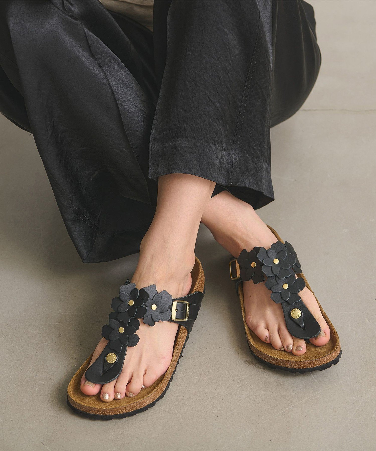 【ユナイテッドアローズ/UNITED ARROWS】の【国内EXCLUSIVE】 BIRKENSTOCK GIZEH フラワー サンダル インテリア・キッズ・メンズ・レディースファッション・服の通販 founy(ファニー) 　ファッション　Fashion　レディースファッション　Fashion for Women　サンダル　Sandals, Summer Shoes　シンプル　Simple, Minimal　セットアップ　Set-Up, Coordinated Outfit　人気　Popular, Best Seller　フェミニン　Feminine, Girly　フラワー　Flower, Floral　ラップ　Wrap, Wrap Design　リラックス　Relax, Relaxed Fit　レギュラー　Regular, Standard Fit　ワイド　Wide, Wide Fit　おすすめ　Recommended / Our Picks　BLACK|ID: prp329100004933436 ipo3291000000037029683