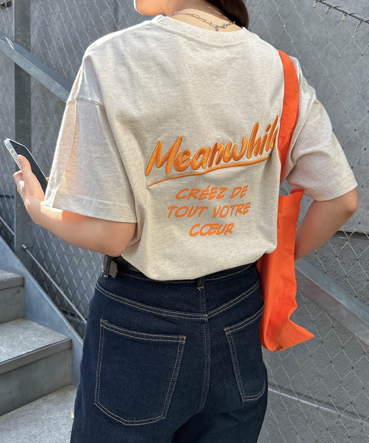 【アンドミー/andme】のプリント ロゴ 刺繍 エンブロイダリー 半袖 Tシャツ インテリア・キッズ・メンズ・レディースファッション・服の通販 founy(ファニー) 　ファッション　Fashion　レディースファッション　Fashion for Women　トップス・カットソー　Cut & Sew Tops　シャツ・ブラウス・オフィスカジュアル　Elegant Blouses & Button-Ups　ロングTシャツ・Tシャツ　Longline T-Shirts & Tees　エンブロイダリー　Embroidery Design　人気　Popular, Best Seller　プリント　Print, Printed Pattern　ベーシック　Basic, Essential　半袖　Short Sleeve, Half Sleeve　ワンポイント　One Point, Statement Accent　おすすめ　Recommended / Our Picks　杢ベージュ|ID: prp329100004933454 ipo3291000000037029785