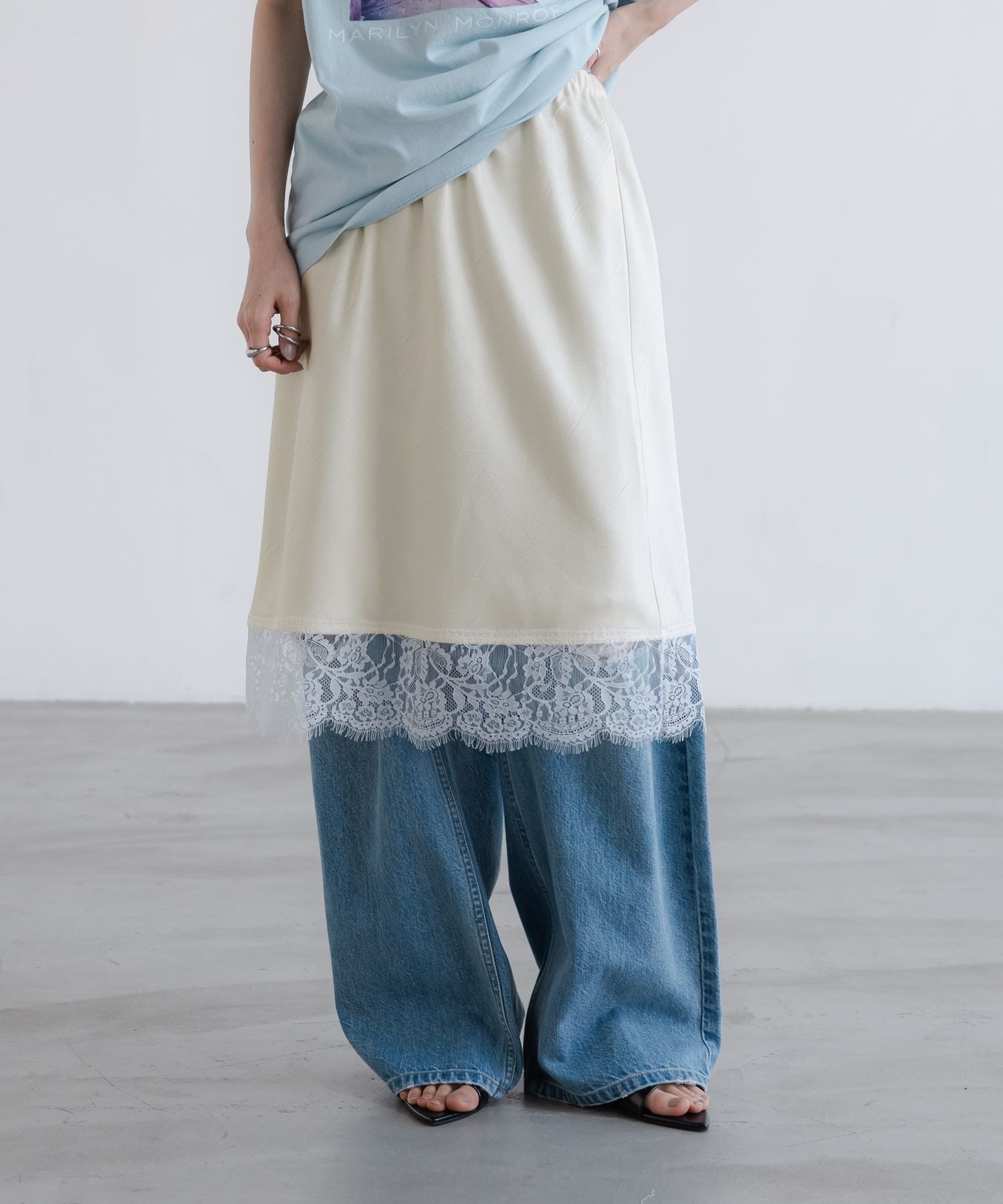 【ローリーズファーム/LOWRYS FARM】のストレッチサテンレーススカート インテリア・キッズ・メンズ・レディースファッション・服の通販 founy(ファニー) 　ファッション　Fashion　レディースファッション　Fashion for Women　スカート　Skirts　サテン　Satin, Glossy Fabric　シンプル　Simple, Minimal　トレンド　Trend, Trending Now　レース　Lace, Lace Fabric　エレガント 上品　Elegant　アイボリー08|ID: prp329100004933463 ipo3291000000037029822