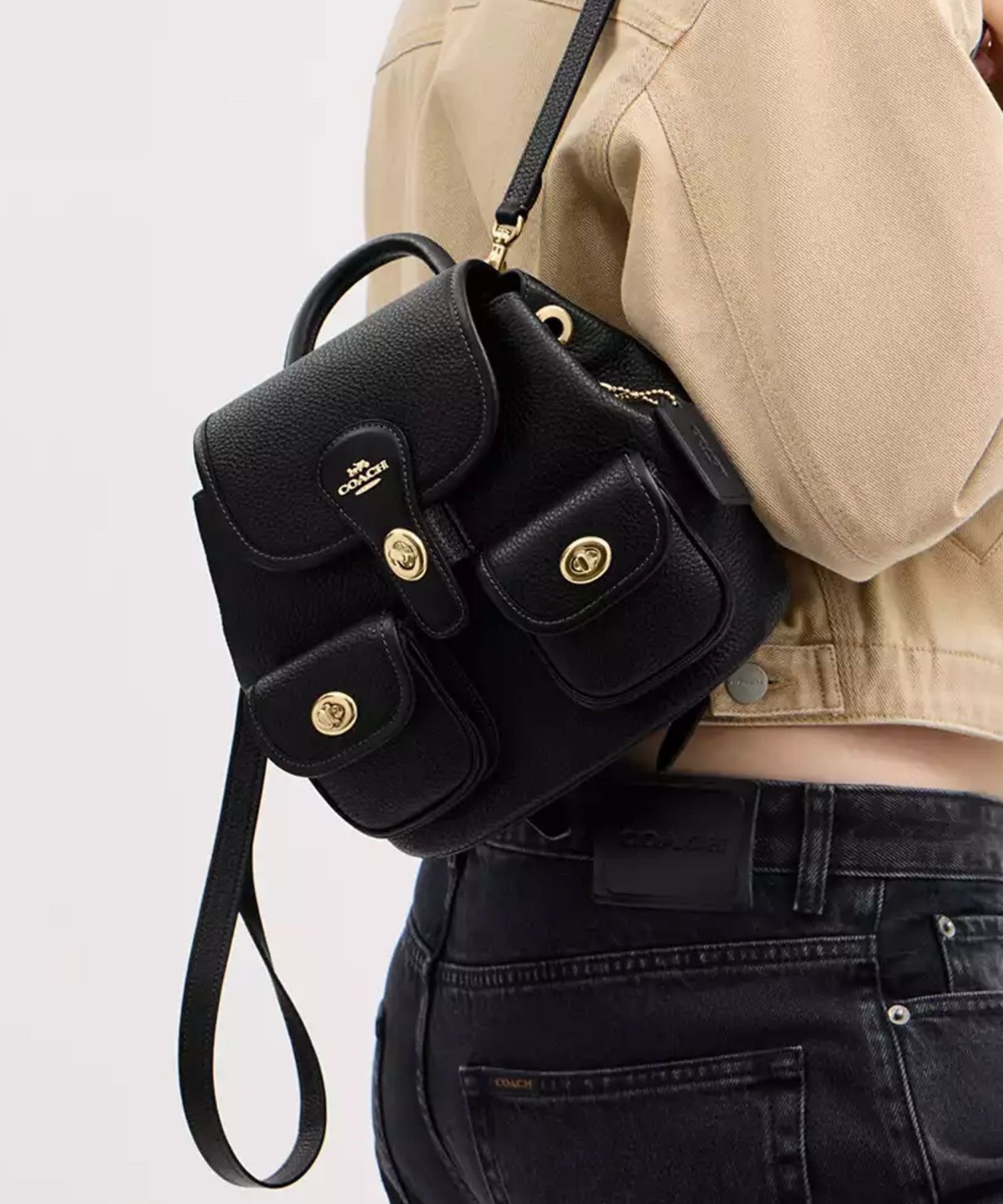 【コーチ/COACH】の【公式】ハドリー バックパック 人気、トレンドファッション・服の通販 founy(ファニー) 　ファッション　Fashion　レディースファッション　Fashion for Women　バッグ　Bags　シューズ　Shoes, Footwear　ドローストリング　Drawstring, Pull Cord　ポケット　Pocket, Pocket Detail　リュック　Backpack, Rucksack　財布　Wallet, Purse　 other-1|ID: prp329100004933476 ipo3291000000037029897