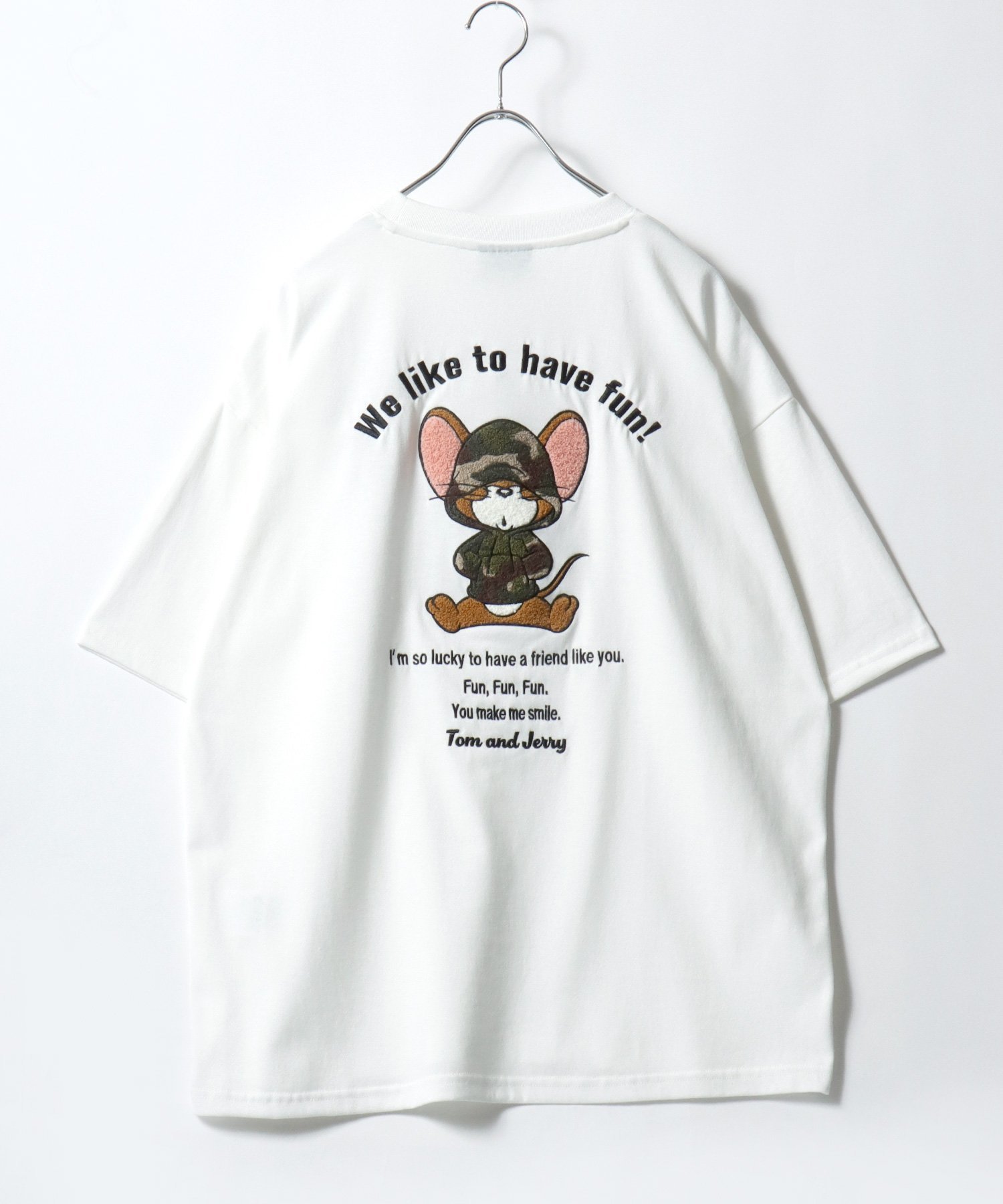 【マルカワ/MARUKAWA】のTom and Jerry トムとジェリー Tシャツ メンズ オーバーサイズ ワンポイント サガラ刺繍 半袖 ティーシャツ レディース ユニセックス インテリア・キッズ・メンズ・レディースファッション・服の通販 founy(ファニー) 　ファッション　Fashion　レディースファッション　Fashion for Women　トップス・カットソー　Cut & Sew Tops　シャツ・ブラウス・オフィスカジュアル　Elegant Blouses & Button-Ups　ロングTシャツ・Tシャツ　Longline T-Shirts & Tees　インナー　Innerwear　カーゴパンツ　Cargo Pants, Utility Pants　カーディガン　Cardigan, Knitwear　キャップ　Cap, Baseball Cap　コンビ　Combo, Combination Style　サロペット　Overalls, Salopette　シアー　Sheer, See-Through　シフォン　Chiffon, Lightweight Fabric　ショルダー　Shoulder, Shoulder Strap　シンプル　Simple, Minimal　ジャケット　Jacket, Outerwear　ジーンズ　Jeans, Denim Pants　スニーカー　Sneakers, Trainers　スポーツ　Sports, Activewear　ダメージ　Distressed, Destroyed　チュール　Tulip, Tulip Motif　ツイード　Twill, Twill Weave　デニム　Denim, Jeans Material　トレンド　Trend, Trending Now　ネコ　Cat, Feline Motif　パーカー　Hoodie, Parka　ビッグ　Big, Oversized　ビンテージ　Vintage, Retro Style　フロント　Front, Front Design　ブルゾン　Blouson, Bomber Jacket　ホワイト系その他|ID: prp329100004933491 ipo3291000000037029960