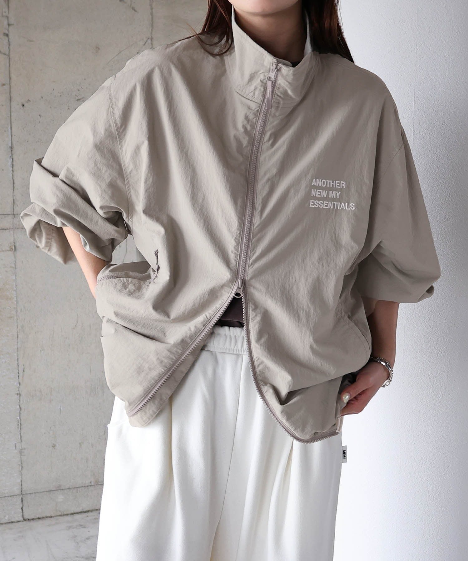 【アンドミー/andme】のUVカット 接触冷感 ロゴ刺繍 ナイロン ジャケット ブルゾン ANME アンメ 人気、トレンドファッション・服の通販 founy(ファニー) 　ファッション　Fashion　レディースファッション　Fashion for Women　アウター　Coat / Outerwear Collection　レディースジャケット・軽アウター　Jackets　ブルゾンジャケット・スポーティアウター　Blouson Jackets　ジャケット　Jacket, Outerwear　ダブル　Double, Double-Breasted　フロント　Front, Front Design　ブルゾン　Blouson, Bomber Jacket　ポケット　Pocket, Pocket Detail　別注　Limited Edition, Custom Order　ループ　Loop, Loop Knit　おすすめ　Recommended / Our Picks　 other-1|ID: prp329100004933509 ipo3291000000037030031