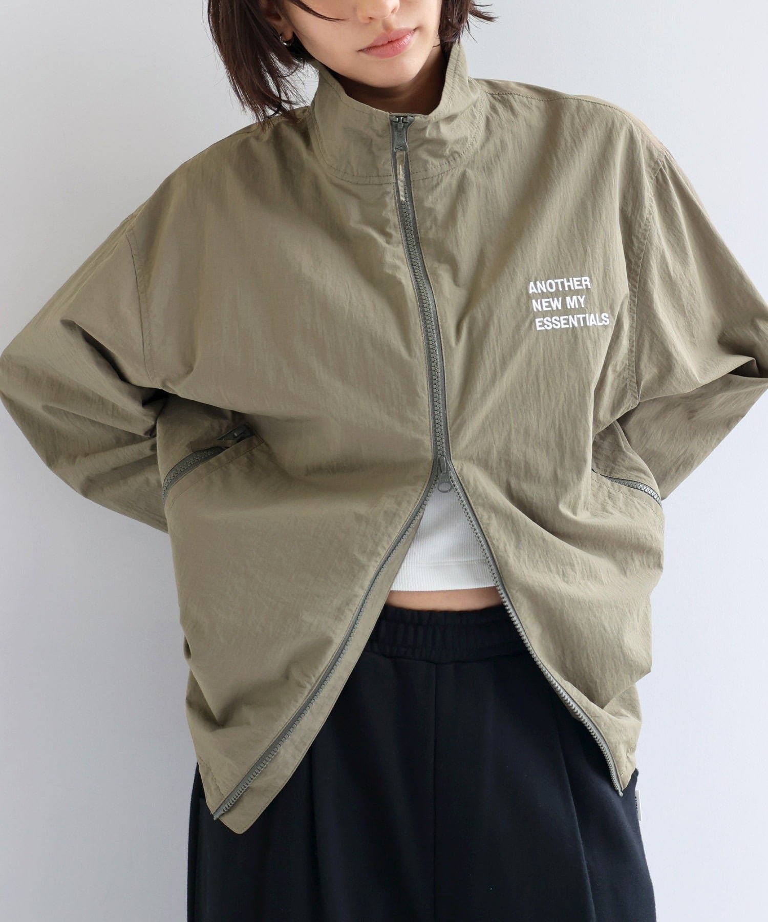 【アンドミー/andme】のUVカット 接触冷感 ロゴ刺繍 ナイロン ジャケット ブルゾン ANME アンメ インテリア・キッズ・メンズ・レディースファッション・服の通販 founy(ファニー) 　ファッション　Fashion　レディースファッション　Fashion for Women　アウター　Coat / Outerwear Collection　レディースジャケット・軽アウター　Jackets　ブルゾンジャケット・スポーティアウター　Blouson Jackets　ジャケット　Jacket, Outerwear　ダブル　Double, Double-Breasted　フロント　Front, Front Design　ブルゾン　Blouson, Bomber Jacket　ポケット　Pocket, Pocket Detail　別注　Limited Edition, Custom Order　ループ　Loop, Loop Knit　おすすめ　Recommended / Our Picks　ライトカーキ|ID: prp329100004933509 ipo3291000000037030037