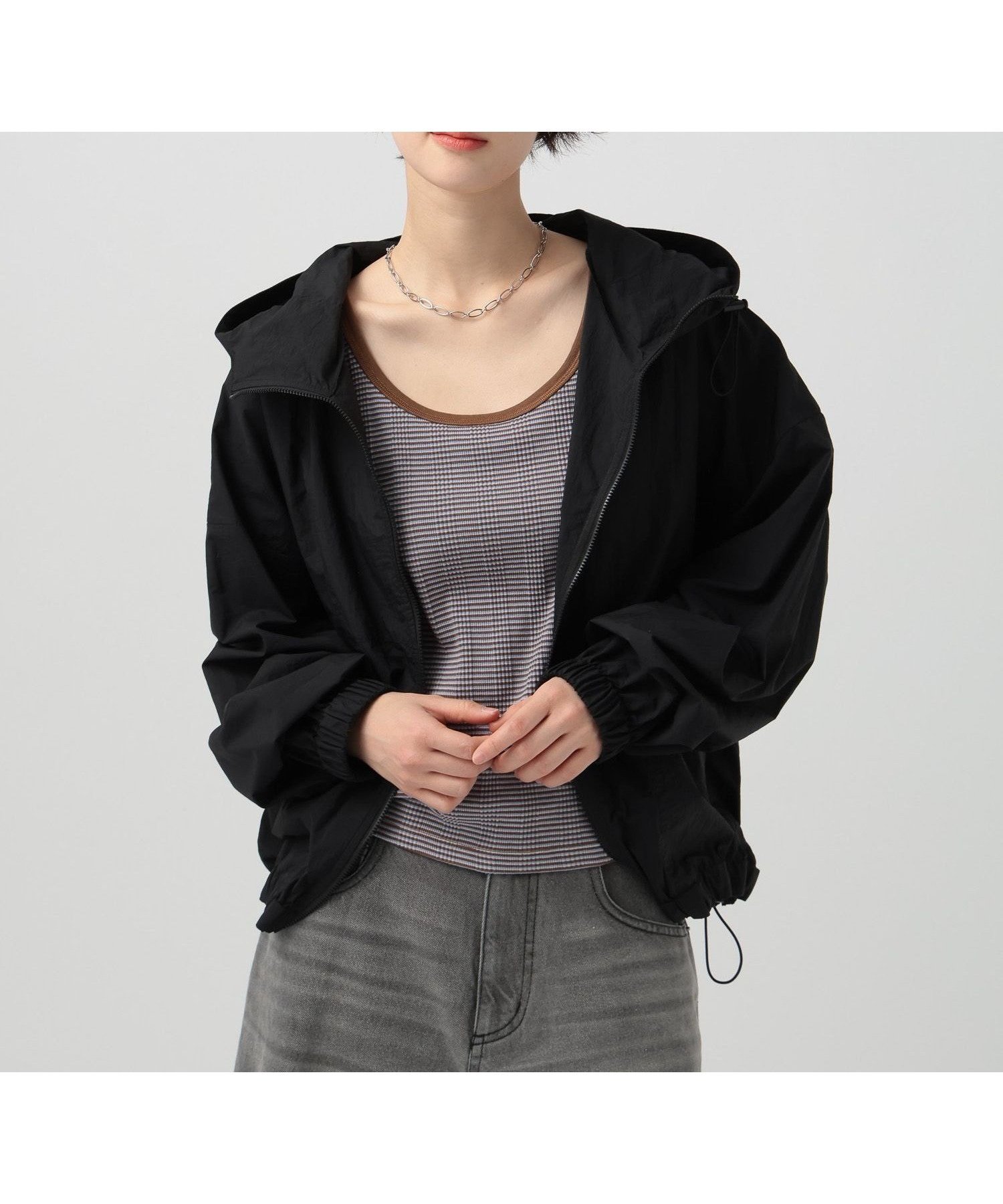 【ベイフロー/BAYFLOW】の程よい透け感 シアージップパーカー インテリア・キッズ・メンズ・レディースファッション・服の通販 founy(ファニー) 　ファッション　Fashion　レディースファッション　Fashion for Women　トップス・カットソー　Cut & Sew Tops　レディースパーカー・カジュアルフーディー　Casual Hoodies & Sweatshirts　おすすめ　Recommended / Our Picks　スポーツ　Sports, Activewear　スポーティ　Sporty, Casual Athletic　タフタ　Taffeta, Structured Fabric　ドローコード　Drawcord, Drawstring Cord　フェミニン　Feminine, Girly　旅行　Travel　軽量　Lightweight, Ultra Light　ブラック19|ID: prp329100004933535 ipo3291000000037030149