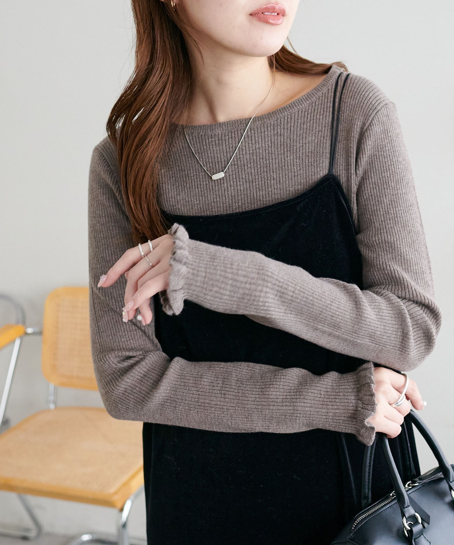 【ディスコート/Discoat】の【着回し力◎/手洗い可能】袖口フリルプルオーバー《WEB限定》 インテリア・キッズ・メンズ・レディースファッション・服の通販 founy(ファニー) 　ファッション　Fashion　レディースファッション　Fashion for Women　トップス・カットソー　Cut & Sew Tops　カジュアルプルオーバー・ニットトップス　Pullovers & Knit Tops / Casual Pullovers　おすすめ　Recommended / Our Picks　インナー　Innerwear　キャミワンピース　Cami Dress, Slip Dress　シンプル　Simple, Minimal　ジャケット　Jacket, Outerwear　フリル　Frill, Ruffle　ベロア　Velour, Soft Velvet　リブニット　Rib Knit, Ribbed Knit　グレージュ|ID: prp329100004933552 ipo3291000000037030248