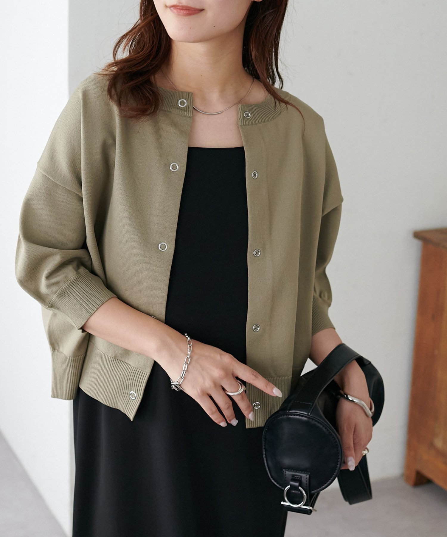 【ディスコート/Discoat】の【新色追加/夏の羽織に♪】ライトスポンディッシュ半袖カーディガン《WEB限定》 インテリア・キッズ・メンズ・レディースファッション・服の通販 founy(ファニー) 　ファッション　Fashion　レディースファッション　Fashion for Women　トップス・カットソー　Cut & Sew Tops　カーディガン・羽織り　Layered Style Cardigans　カーディガン　Cardigan, Knitwear　キャミ　Camisole, Cami Top　コンパクト　Compact, Small Size　今季　This Season, Current Season　ショート　Short, Short Length　ティアードスカート　Tiered Skirt, Flounced Skirt　バランス　Balance, Style Balance　フロント　Front, Front Design　半袖　Short Sleeve, Half Sleeve　羽織　Haori, Light Jacket　おすすめ　Recommended / Our Picks　夏　Summer　グレージュ|ID: prp329100004933554 ipo3291000000037030259