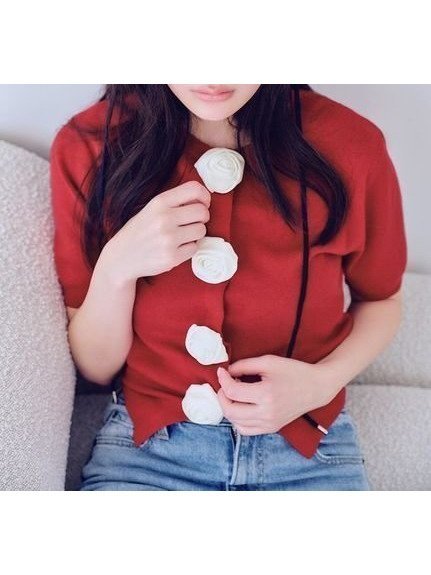 【スナイデル/SNIDEL】の【WEB限定/ROSE Collection】モチーフボタンニットカーディガン インテリア・キッズ・メンズ・レディースファッション・服の通販 founy(ファニー) 　ファッション　Fashion　レディースファッション　Fashion for Women　トップス・カットソー　Cut & Sew Tops　ニット　Knit Tops & Sweaters　カーディガン・羽織り　Layered Style Cardigans　おすすめ　Recommended / Our Picks　カーディガン　Cardigan, Knitwear　サテン　Satin, Glossy Fabric　スマート　Smart, Elegant　フロント　Front, Front Design　ブラウジング　Blouson Silhouette, Cinched Waist　モチーフ　Motif, Design Theme　ローズ　Rose, Rose Motif　RED[046]|ID: prp329100004933556 ipo3291000000037030287