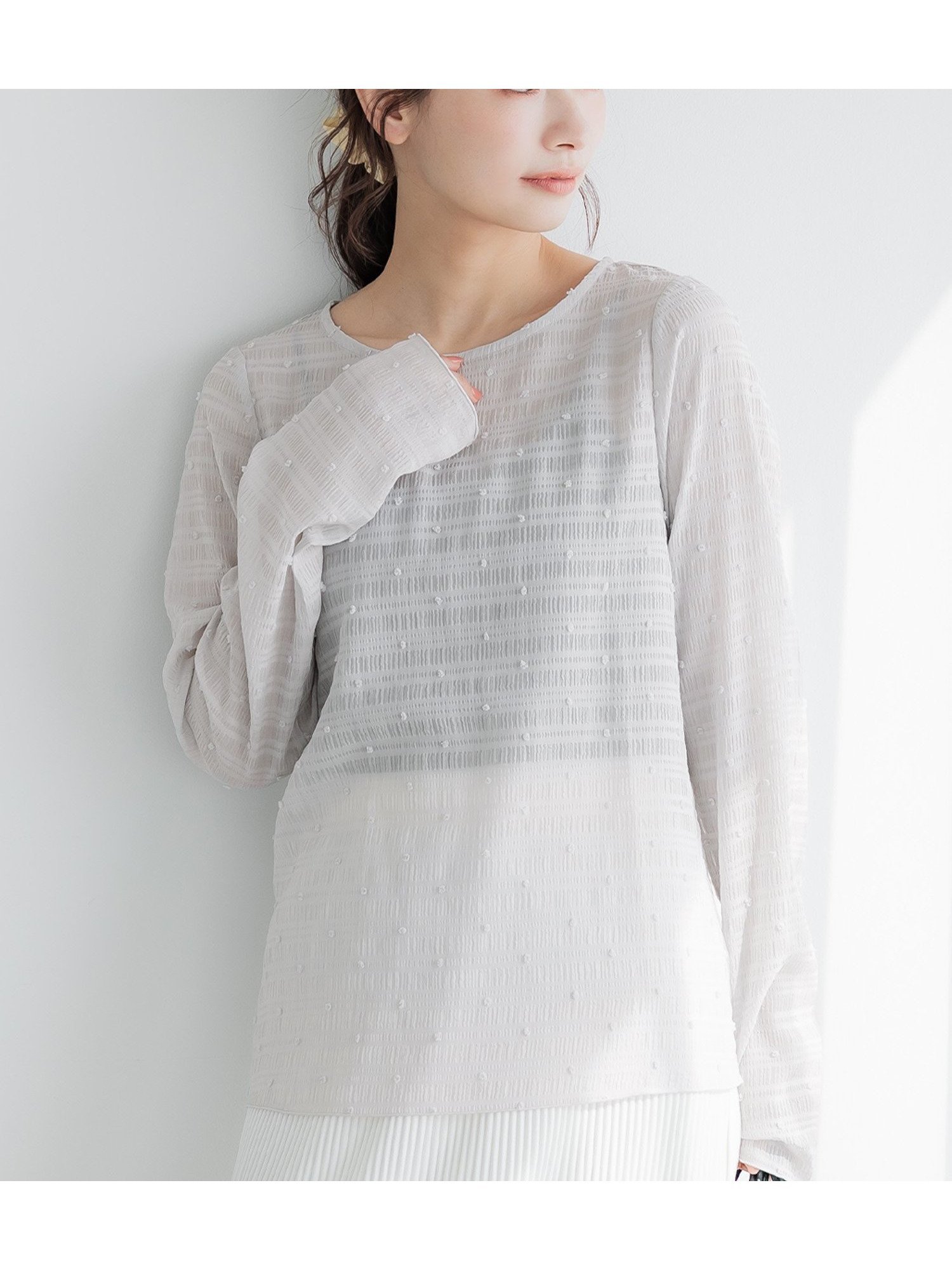 【コカ/COCA】の【WEB限定カラーあり】シースルードットトップス インテリア・キッズ・メンズ・レディースファッション・服の通販 founy(ファニー) 　ファッション　Fashion　レディースファッション　Fashion for Women　トップス・カットソー　Cut & Sew Tops　春　Spring　キャミソール　Camisole, Spaghetti Strap Top　軽量　Lightweight, Ultra Light　シアー　Sheer, See-Through　スラックス　Slacks, Dress Pants　タンク　Tank Top, Sleeveless Top　デコルテ　Décolleté, Neckline　デニム　Denim, Jeans Material　トレンド　Trend, Trending Now　ドット　Polka Dot, Dot Pattern　長袖　Long Sleeve, Full Sleeve　フィット　Fit, Slim Fit　フェミニン　Feminine, Girly　ポケット　Pocket, Pocket Detail　メッシュ　Mesh, Net Fabric　水玉　Polka Dot, Dot Pattern　おすすめ　Recommended / Our Picks　夏　Summer　エレガント 上品　Elegant　2026年　2026　Lt.gray|ID: prp329100004933601 ipo3291000000037030553