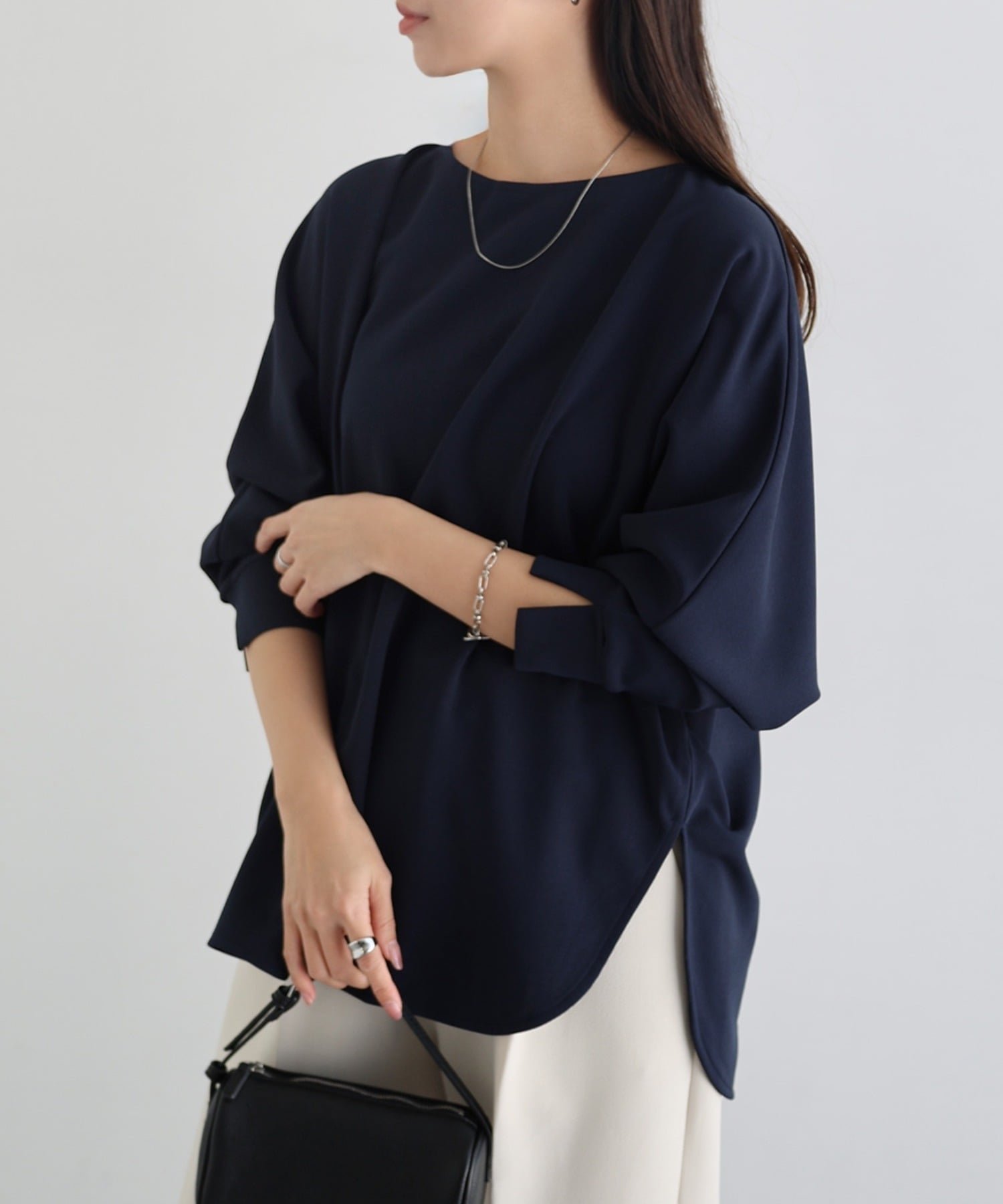 【アンドミー/andme】の梨地ポンチ ドルマン ブラウス インテリア・キッズ・メンズ・レディースファッション・服の通販 founy(ファニー) 　ファッション　Fashion　レディースファッション　Fashion for Women　トップス・カットソー　Cut & Sew Tops　シャツ・ブラウス・オフィスカジュアル　Elegant Blouses & Button-Ups　洗える　Machine Washable　カットソー　Cut and Sewn Top　ジョーゼット　Georgette, Semi-Sheer Fabric　スリット　Slit, Slit Detail　楽ちん　Easy Fit, Comfortable　エレガント 上品　Elegant　ネイビー|ID: prp329100004933602 ipo3291000000037030560