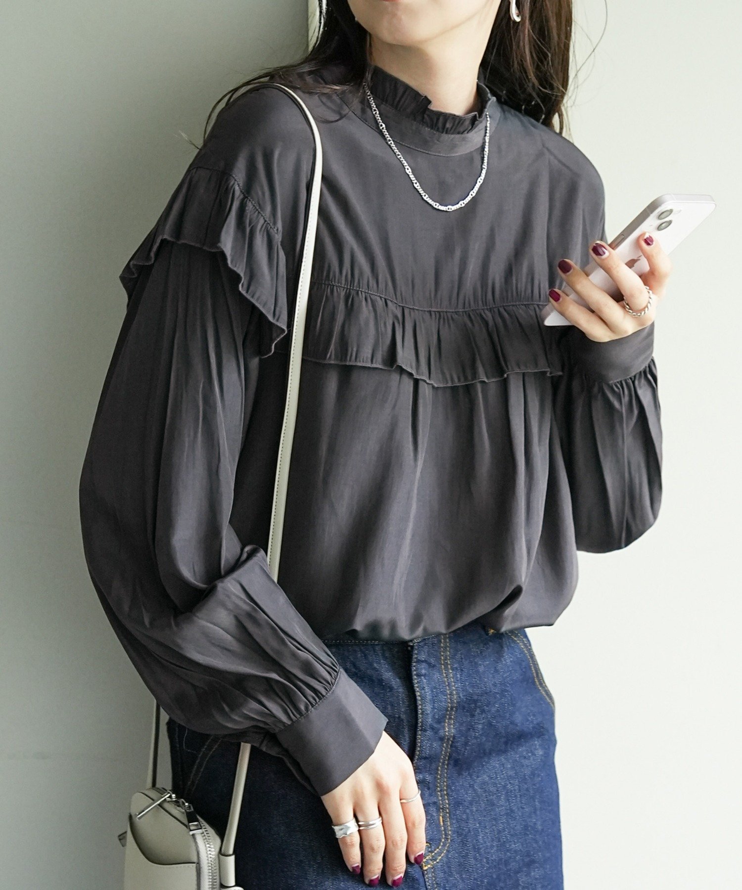 【ディスコート/Discoat】の【WEB限定】フリル長袖ブラウス インテリア・キッズ・メンズ・レディースファッション・服の通販 founy(ファニー) 　ファッション　Fashion　レディースファッション　Fashion for Women　トップス・カットソー　Cut & Sew Tops　シャツ・ブラウス・オフィスカジュアル　Elegant Blouses & Button-Ups　おすすめ　Recommended / Our Picks　インナー　Innerwear　サロペット　Overalls, Salopette　スラックス　Slacks, Dress Pants　ツイル　Twist, Twisted Detail　デニム　Denim, Jeans Material　バランス　Balance, Style Balance　フリル　Frill, Ruffle　ロング　Long, Long-Length　エレガント 上品　Elegant　人気　Popular, Best Seller　長袖　Long Sleeve, Full Sleeve　ブラックニッケル|ID: prp329100004933609 ipo3291000000037030627