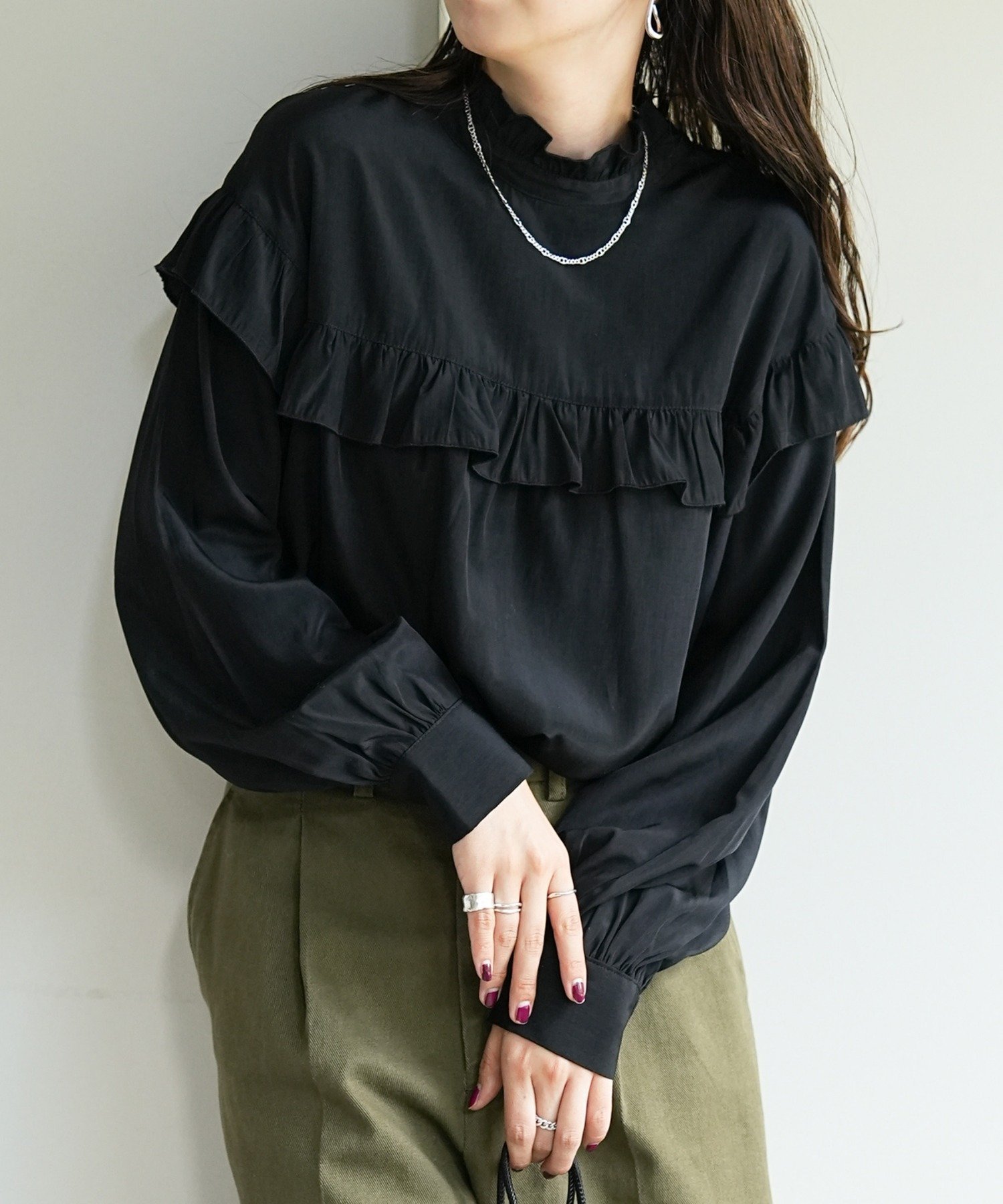 【ディスコート/Discoat】の【WEB限定】フリル長袖ブラウス インテリア・キッズ・メンズ・レディースファッション・服の通販 founy(ファニー) 　ファッション　Fashion　レディースファッション　Fashion for Women　トップス・カットソー　Cut & Sew Tops　シャツ・ブラウス・オフィスカジュアル　Elegant Blouses & Button-Ups　おすすめ　Recommended / Our Picks　インナー　Innerwear　サロペット　Overalls, Salopette　スラックス　Slacks, Dress Pants　ツイル　Twist, Twisted Detail　デニム　Denim, Jeans Material　バランス　Balance, Style Balance　フリル　Frill, Ruffle　ロング　Long, Long-Length　エレガント 上品　Elegant　人気　Popular, Best Seller　長袖　Long Sleeve, Full Sleeve　ブラック|ID: prp329100004933609 ipo3291000000037030628