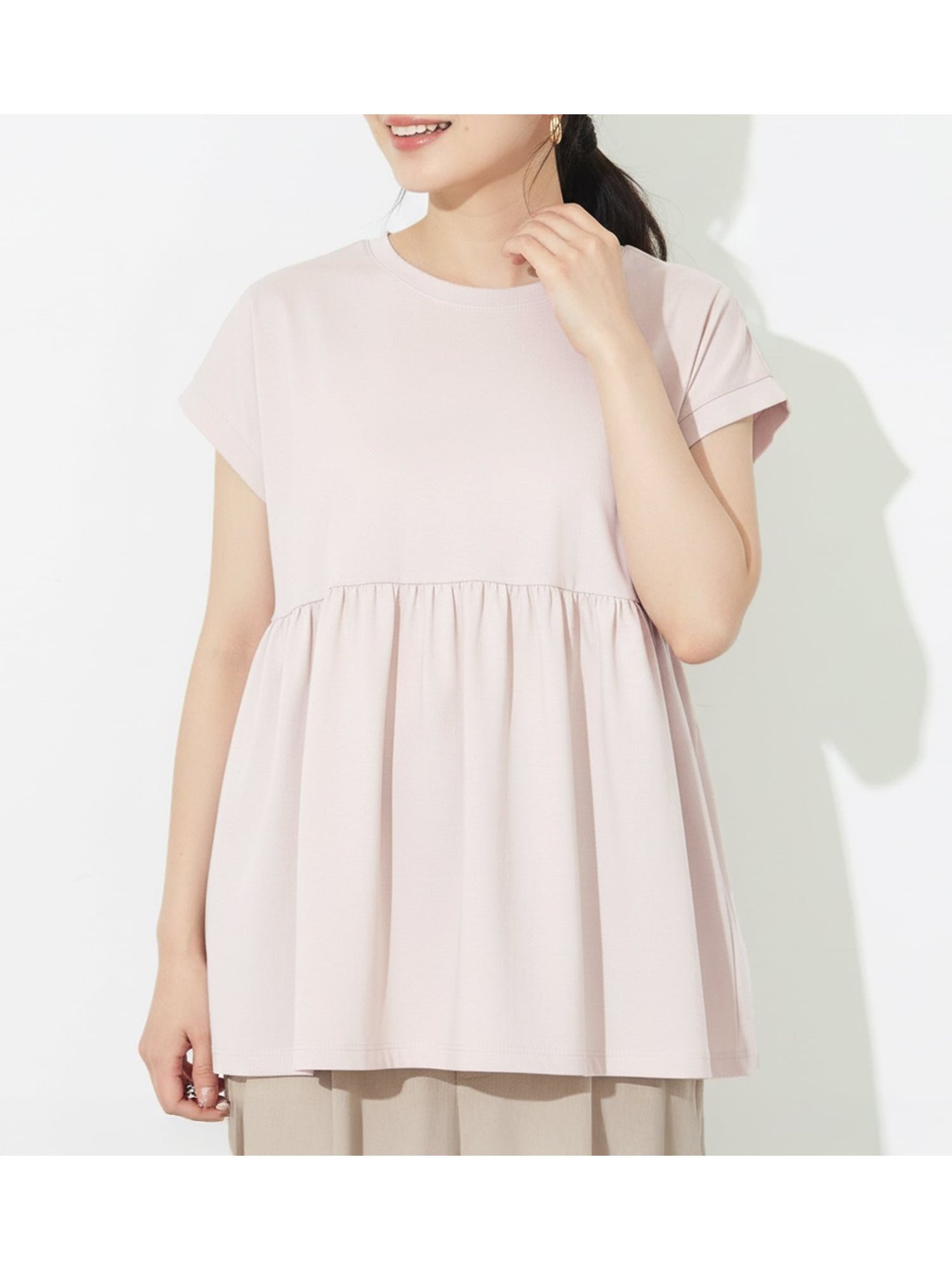 【コカ/COCA】のクルーネックドッキングギャザートップス インテリア・キッズ・メンズ・レディースファッション・服の通販 founy(ファニー) 　ファッション　Fashion　レディースファッション　Fashion for Women　トップス・カットソー　Cut & Sew Tops　春　Spring　カットソー　Cut and Sewn Top　ギャザー　Gathered, Ruffled　シンプル　Simple, Minimal　スリーブ　Sleeve, Long Sleeve / Short Sleeve　デニム　Denim, Jeans Material　ドッキング　Docking, Mixed Material　フレア　Flare, Flared　フレンチ　French, French Style　ポケット　Pocket, Pocket Detail　半袖　Short Sleeve, Half Sleeve　夏　Summer　ビジネス 仕事 通勤　Business / Work / Commuting　2026年　2026　Lt.pink|ID: prp329100004933632 ipo3291000000037030767