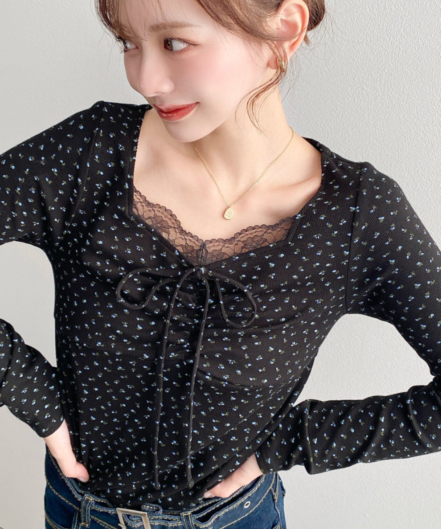 【モーメントプラス/moment+ / MEN】の無地*ドット*花柄フロントレースギャザーリボン長袖トップス インテリア・キッズ・メンズ・レディースファッション・服の通販 founy(ファニー) 　ファッション　Fashion　メンズファッション　Fashion for Men　トップス・カットソー　Cut & Sew Tops　イエロー　Yellow　カットソー　Cut and Sewn Top　ガーリー　Girly, Feminine Style　ギャザー　Gathered, Ruffled　シューズ　Shoes, Footwear　シンプル　Simple, Minimal　スラックス　Slacks, Dress Pants　ダウン　Down, Puffer　デニム　Denim, Jeans Material　トレンド　Trend, Trending Now　ドット　Polka Dot, Dot Pattern　なめらか　Smooth, Silky Texture　長袖　Long Sleeve, Full Sleeve　ハーフ　Half, Half-Length　バレエ　Ballet, Ballet Style　フィット　Fit, Slim Fit　フェミニン　Feminine, Girly　フレア　Flare, Flared　フロント　Front, Front Design　ベーシック　Basic, Essential　ボトム　Bottoms, Lower Wear　ミニスカート　Mini Skirt, Short Skirt　無地　Plain, Solid Color　リボン　Ribbon, Bow　レース　Lace, Lace Fabric　A/W・秋冬　Autumn/Winter　再入荷　Restock / Back in Stock　ブラック系2|ID: prp329100004933638 ipo3291000000037030794