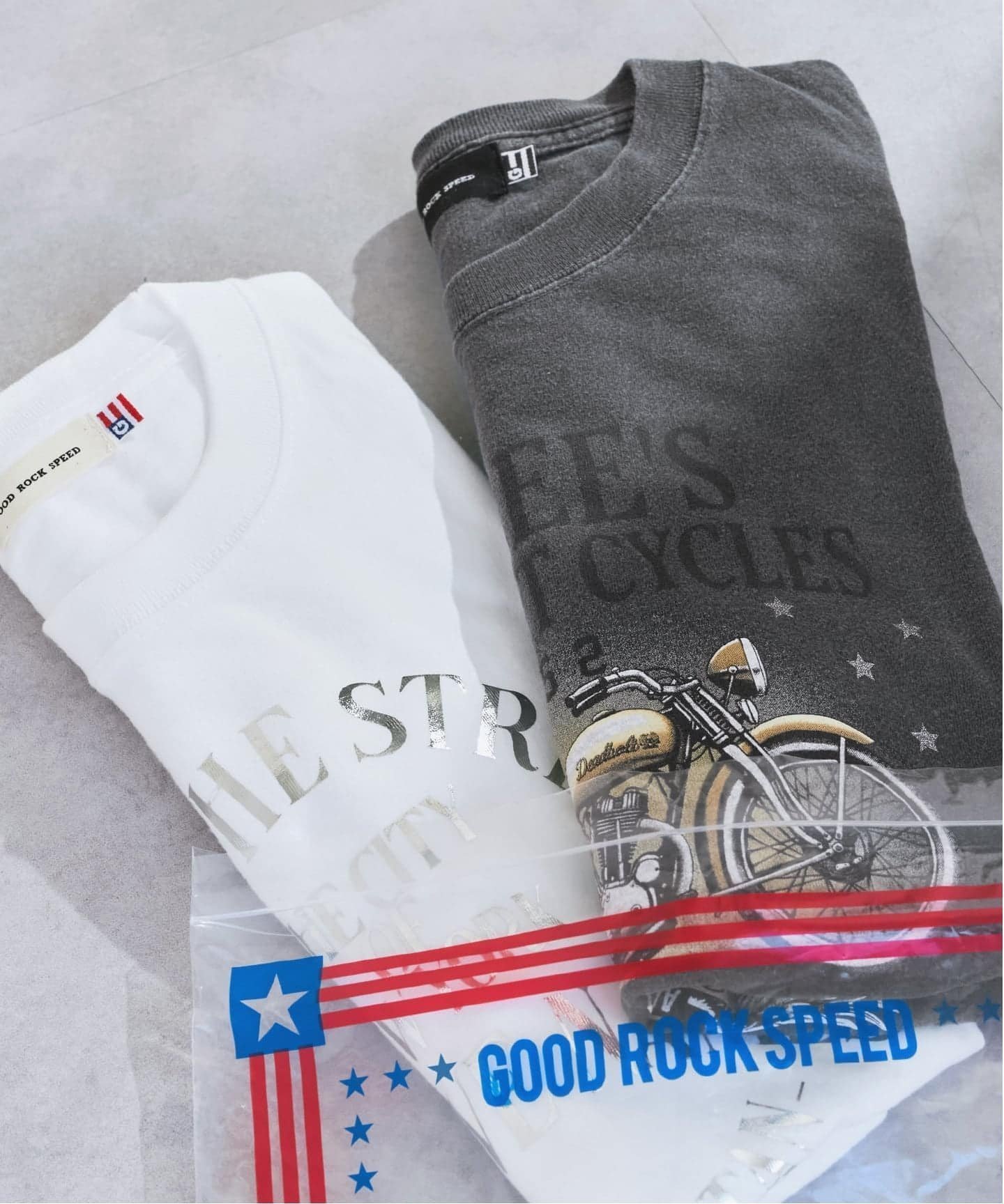 【スピック&スパン/Spick & Span】の《別注 / 》GOOD ROCK SPEED / グッドロックスピード PACKTEE インテリア・キッズ・メンズ・レディースファッション・服の通販 founy(ファニー) 　ファッション　Fashion　レディースファッション　Fashion for Women　グラフィック　Graphic, Graphic Design　コンビ　Combo, Combination Style　スペシャル　Special, Limited Edition　ヴィンテージ　Vintage Style　別注　Limited Edition, Custom Order　ブラック A|ID: prp329100004933643 ipo3291000000037030830