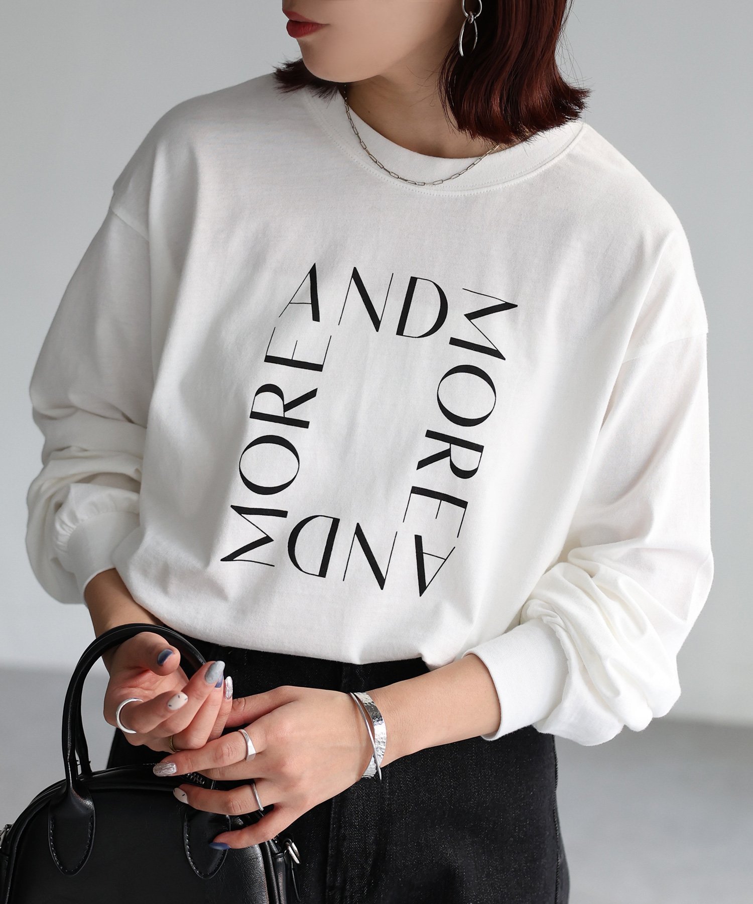 【リベリー/Riberry】の《イージーケア》スクエアロゴプリントロンT インテリア・キッズ・メンズ・レディースファッション・服の通販 founy(ファニー) 　ファッション　Fashion　レディースファッション　Fashion for Women　トップス・カットソー　Cut & Sew Tops　ロングTシャツ・Tシャツ　Longline T-Shirts & Tees　インナー　Innerwear　コンパクト　Compact, Small Size　サロペット　Overalls, Salopette　シンプル　Simple, Minimal　スクエア　Square, Square Shape　スラックス　Slacks, Dress Pants　デニム　Denim, Jeans Material　人気　Popular, Best Seller　長袖　Long Sleeve, Full Sleeve　プリント　Print, Printed Pattern　ボトム　Bottoms, Lower Wear　マーメイド　Mermaid, Fishtail Silhouette　リラックス　Relax, Relaxed Fit　ロング　Long, Long-Length　再入荷　Restock / Back in Stock　おすすめ　Recommended / Our Picks　ホワイト×ブラック|ID: prp329100004933656 ipo3291000000037030897