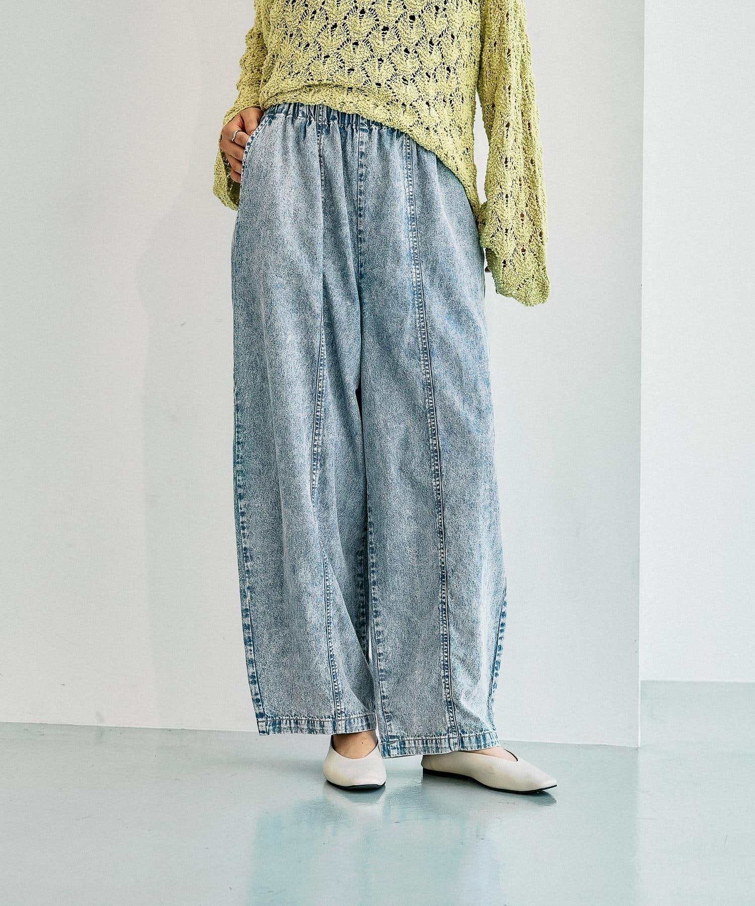 【レプシィム ローリーズファーム/LEPSIM LOWRYS FARM】のイージーコクーンデニムパンツ 人気、トレンドファッション・服の通販 founy(ファニー) 　ファッション　Fashion　レディースファッション　Fashion for Women　パンツ　Pants & Trousers　デニムパンツ・ジーンズ・美脚デニム　Denim Jeans & Pants　おすすめ　Recommended / Our Picks　スニーカー　Sneakers, Trainers　タンク　Tank Top, Sleeveless Top　デニム　Denim, Jeans Material　バランス　Balance, Style Balance　フロント　Front, Front Design　プリント　Print, Printed Pattern　 other-1|ID: prp329100004933665 ipo3291000000037030940