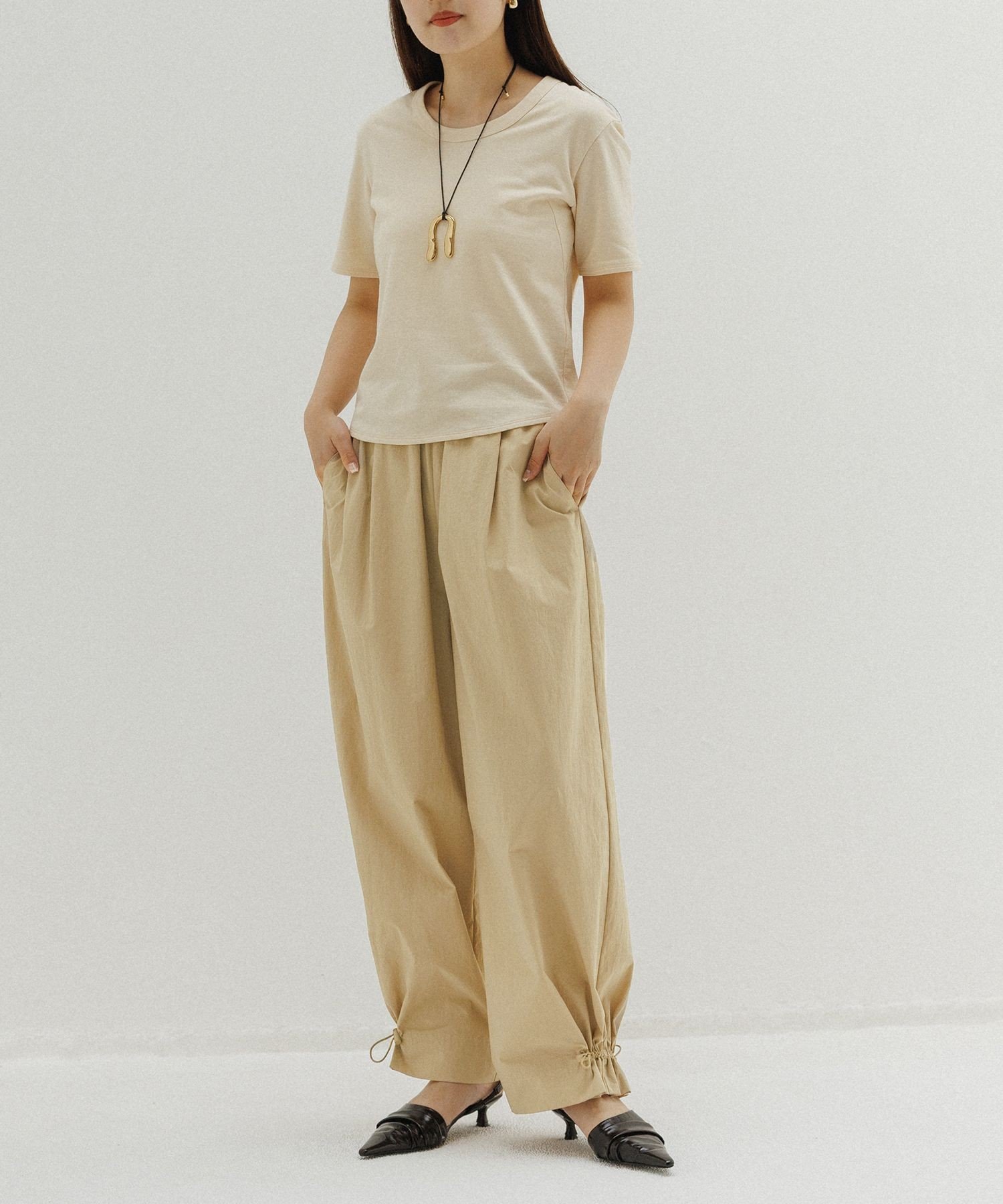 【アダム エ ロペ/ADAM ET ROPE'】の【WEB限定】撥水ウエストタックイージーパンツ インテリア・キッズ・メンズ・レディースファッション・服の通販 founy(ファニー) 　ファッション　Fashion　レディースファッション　Fashion for Women　パンツ　Pants & Trousers　春　Spring　コンパクト　Compact, Small Size　軽量　Lightweight, Ultra Light　シンプル　Simple, Minimal　ストレッチ　Stretch, Stretchy Fabric　タフタ　Taffeta, Structured Fabric　定番　Standard, Basic Item　人気　Popular, Best Seller　バルーン　Balloon, Balloon Silhouette　フェミニン　Feminine, Girly　ベーシック　Basic, Essential　ポケット　Pocket, Pocket Detail　ワイド　Wide, Wide Fit　S/S・春夏　SS, Spring/Summer, Warm Season　おすすめ　Recommended / Our Picks　夏　Summer　2026年　2026　ベージュ(27)|ID: prp329100004933667 ipo3291000000037030954