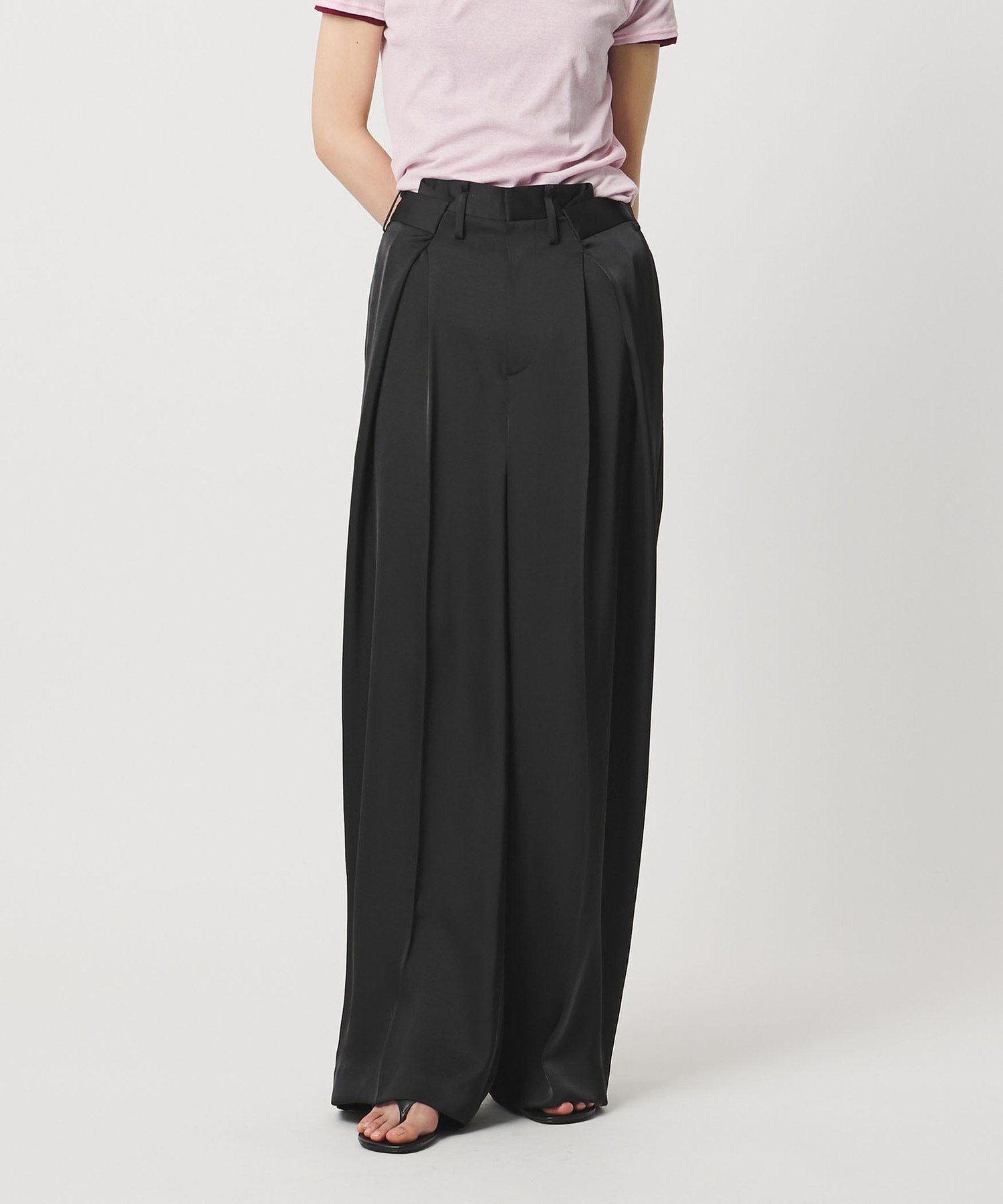 【ユナイテッドアローズ/UNITED ARROWS】のAEWEN MATOPH サテンインタックパンツ - ウォッシャブル - インテリア・キッズ・メンズ・レディースファッション・服の通販 founy(ファニー) 　ファッション　Fashion　レディースファッション　Fashion for Women　パンツ　Pants & Trousers　ウォッシャブル　Machine Washable　ヴィンテージ　Vintage Style　春　Spring　コンパクト　Compact, Small Size　サテン　Satin, Glossy Fabric　ショート　Short, Short Length　シンプル　Simple, Minimal　センター　Center, Center Line　とろみ　Fluid, Flowy Fabric　ダブル　Double, Double-Breasted　フェミニン　Feminine, Girly　ボトム　Bottoms, Lower Wear　ポケット　Pocket, Pocket Detail　マニッシュ　Mannish, Boyish　リラックス　Relax, Relaxed Fit　ワイド　Wide, Wide Fit　S/S・春夏　SS, Spring/Summer, Warm Season　おすすめ　Recommended / Our Picks　夏　Summer　エレガント 上品　Elegant　BLACK|ID: prp329100004933675 ipo3291000000037030994