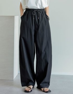 【リエディ/Re:EDIT】の撥水加工パラコードバレルレッグパンツ 人気、トレンドファッション・服の通販 founy(ファニー) ファッション Fashion レディースファッション Fashion for Women パンツ Pants & Trousers アウトドア Outdoor Clothing コンパクト Compact, Small Size セットアップ Set-Up, Coordinated Outfit タフタ Taffeta, Structured Fabric トレンド Trend, Trending Now バランス Balance, Style Balance 無地 Plain, Solid Color おすすめ Recommended / Our Picks |ID:prp329100004933685