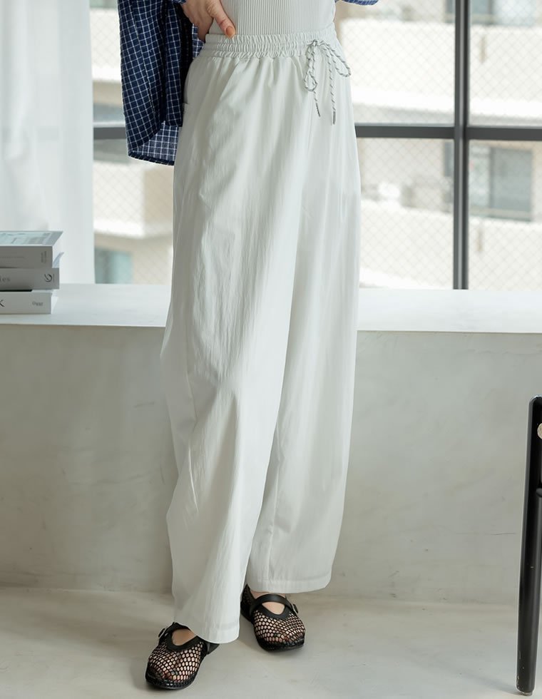 【リエディ/Re:EDIT】の撥水加工パラコードバレルレッグパンツ インテリア・キッズ・メンズ・レディースファッション・服の通販 founy(ファニー) 　ファッション　Fashion　レディースファッション　Fashion for Women　パンツ　Pants & Trousers　アウトドア　Outdoor Clothing　コンパクト　Compact, Small Size　セットアップ　Set-Up, Coordinated Outfit　タフタ　Taffeta, Structured Fabric　トレンド　Trend, Trending Now　バランス　Balance, Style Balance　無地　Plain, Solid Color　おすすめ　Recommended / Our Picks　ホワイト|ID: prp329100004933685 ipo3291000000037031048